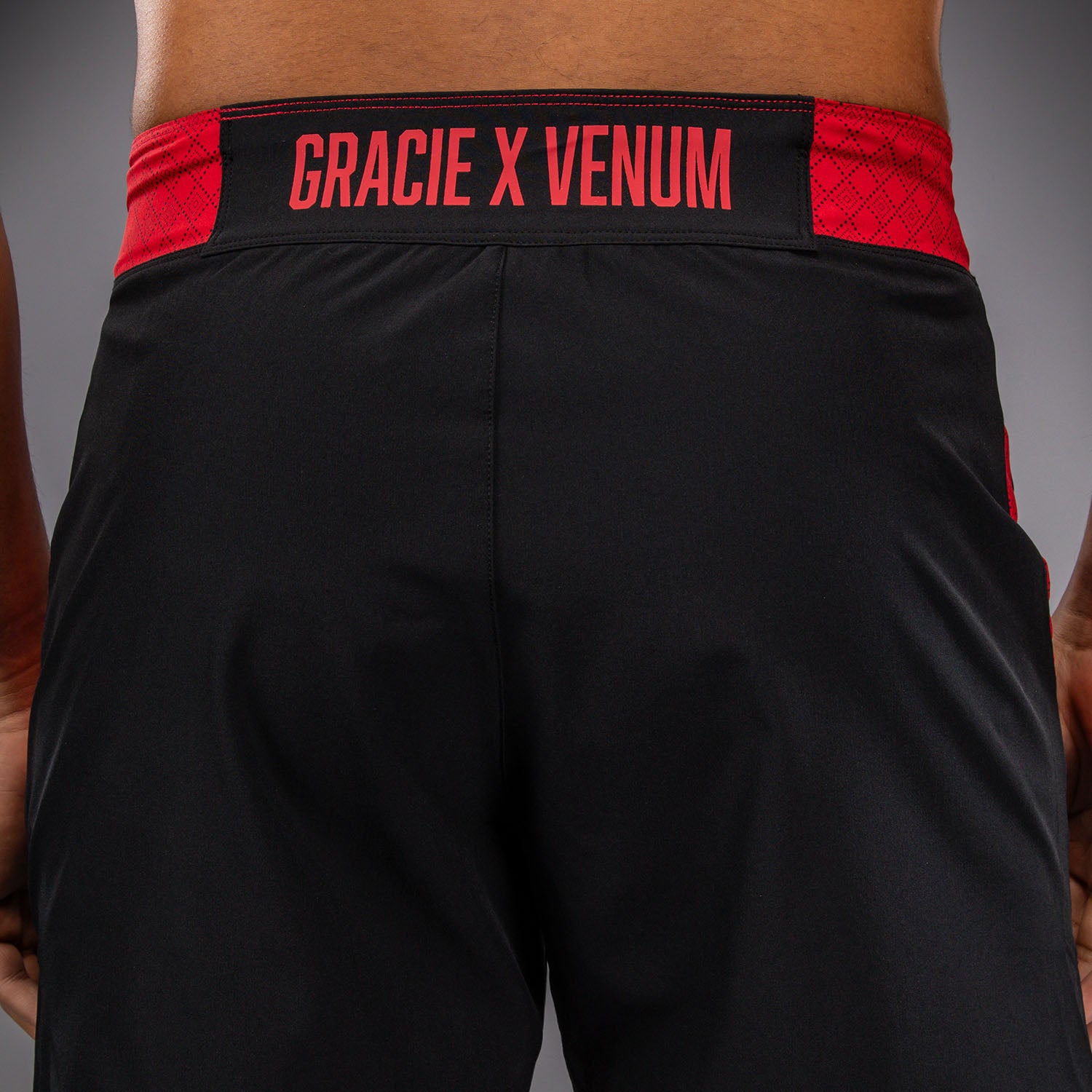 venum-x-roger-gracie-signature-fightshorts-schwarz-rot-herren image 5