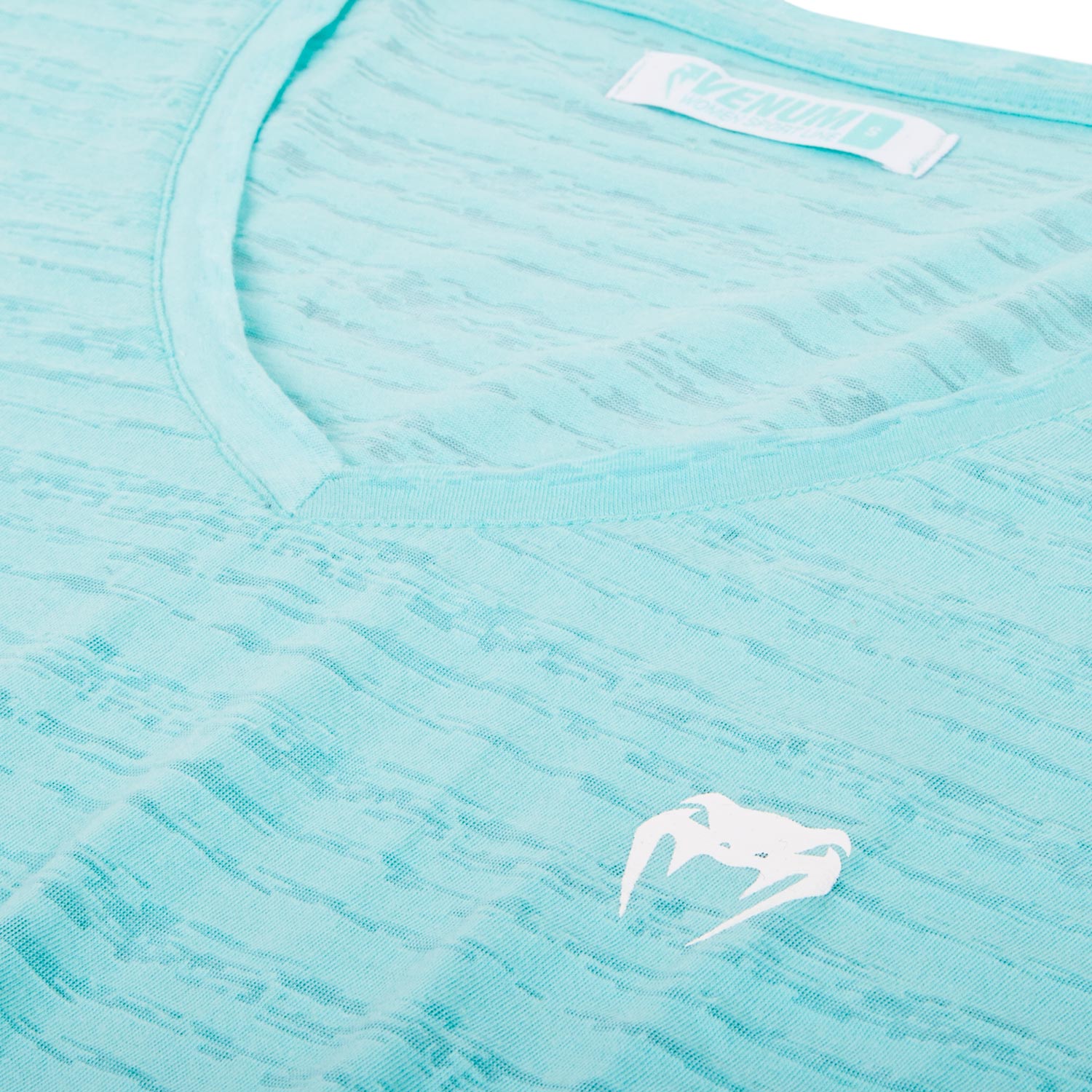 venum-essential-t-shirt-v-ausschnitt-blau image 4