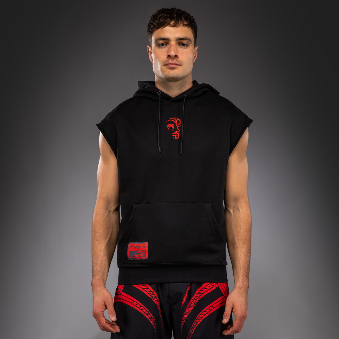 venum-x-mike-tyson-tiger-rmelloser-hoodie-herren-tiefschwarz-intensivrot image 3