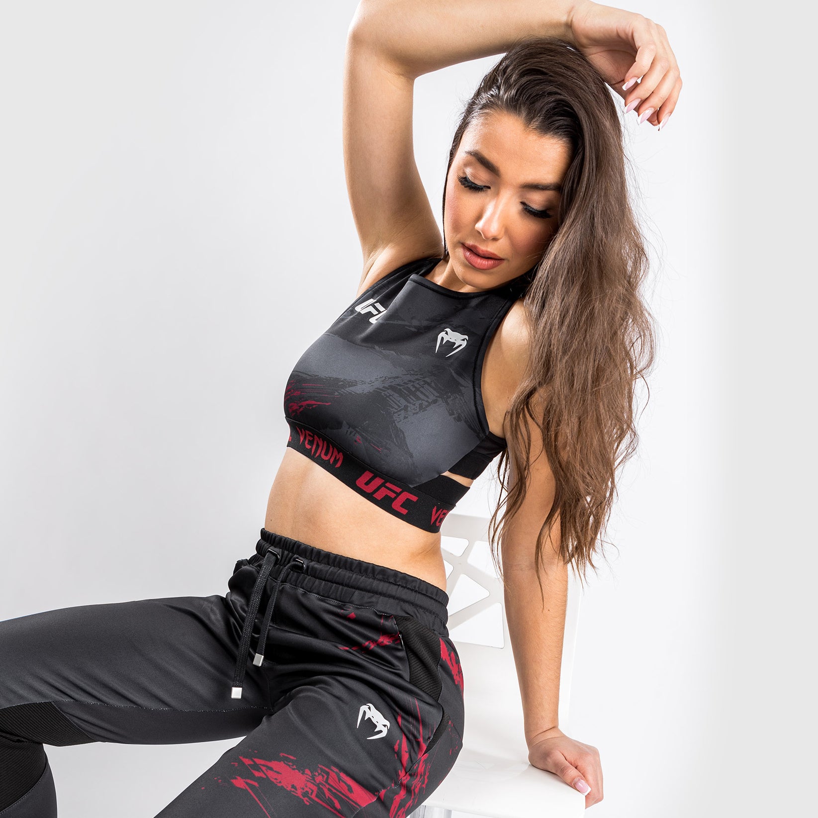 ufc-venum-authentic-fight-week-2-0-sweatpants-damen-schwarz-rot image 6