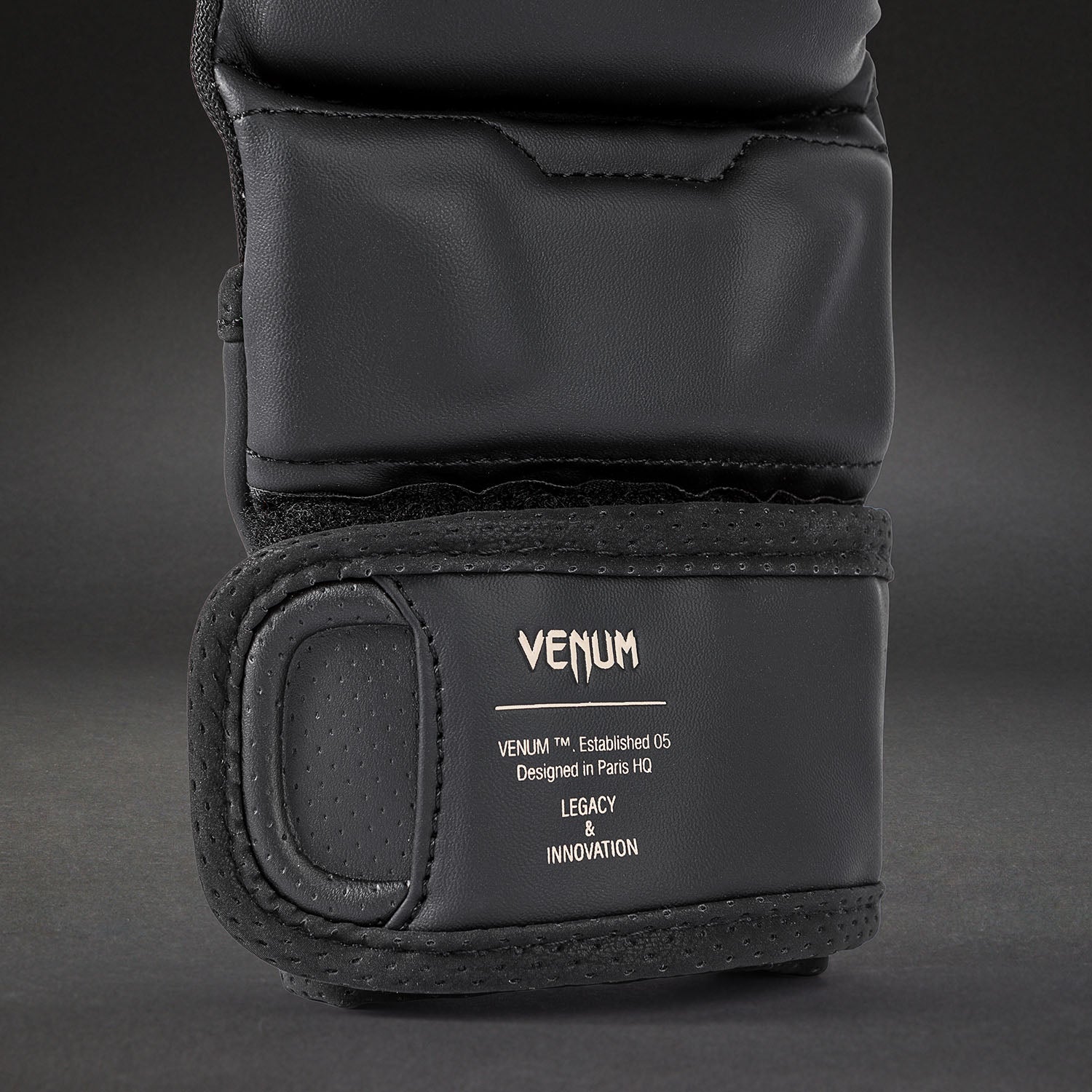 venum-impact-evo-mma-sparringhandschuhe-schwarz image 7