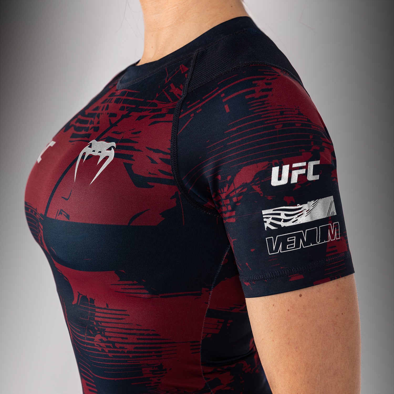 ufc-zenith-by-venum-authentic-fight-week-rashguard-damen-kurzarm-marineblau-burg image 6