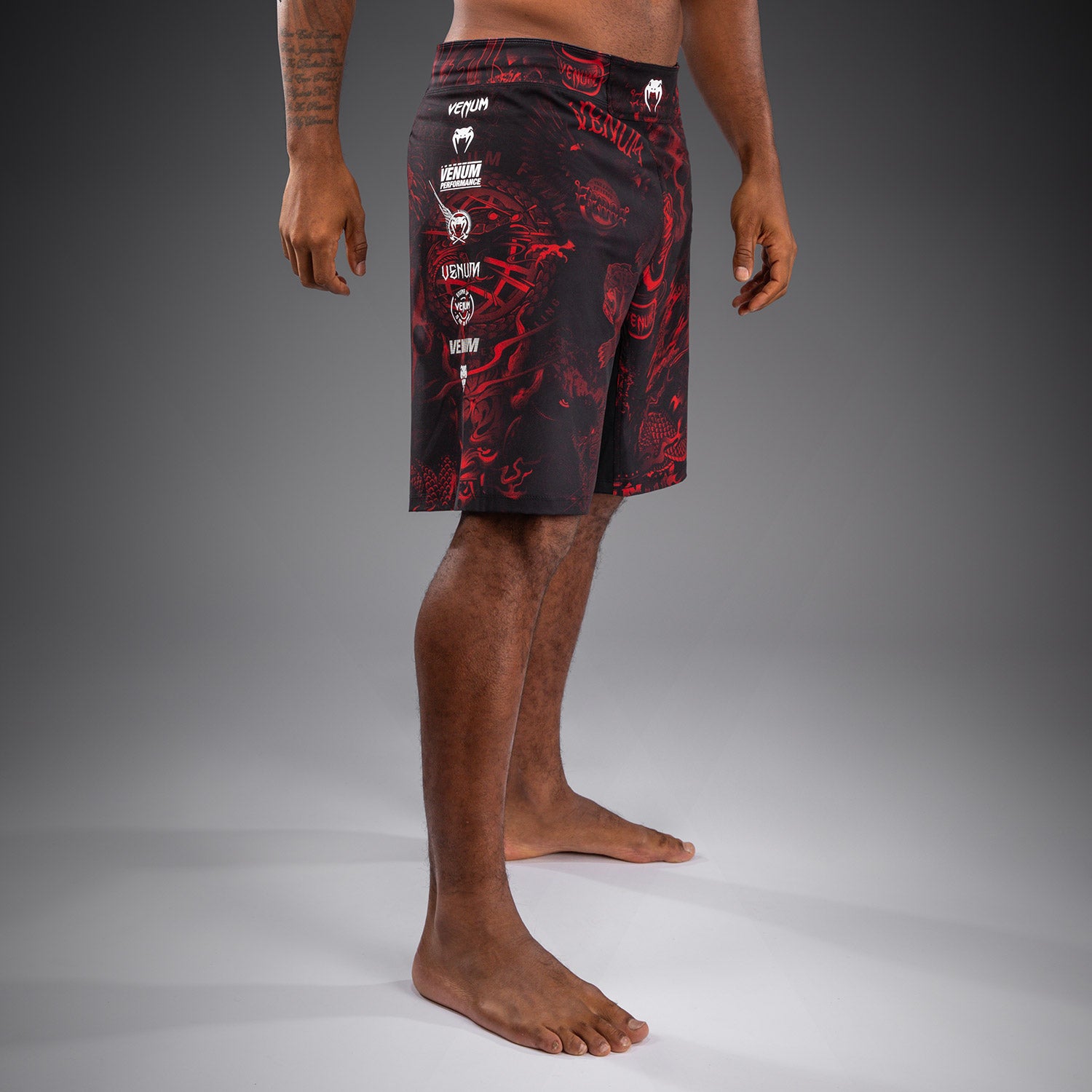 venum-20th-anniversary-fightshorts-herren-schwarz-rot image 2