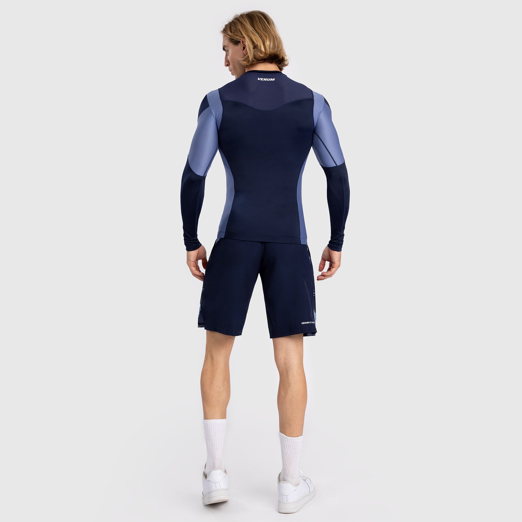 venum-tempest-langarm-rashguard-herren-marineblau-blau image 2