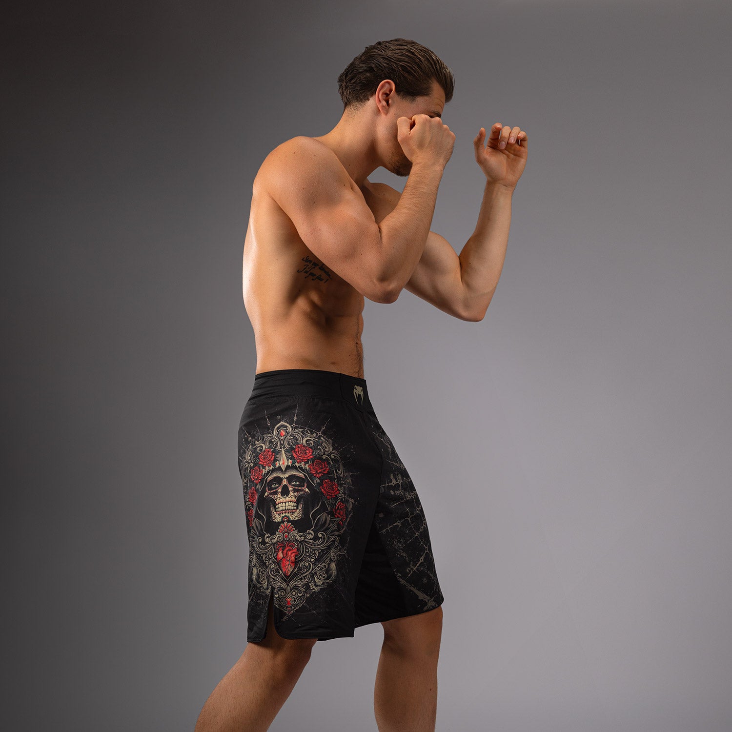 venum-santa-muerte-5-0-herren-fight-shorts-tief-schwarz-gold image 4