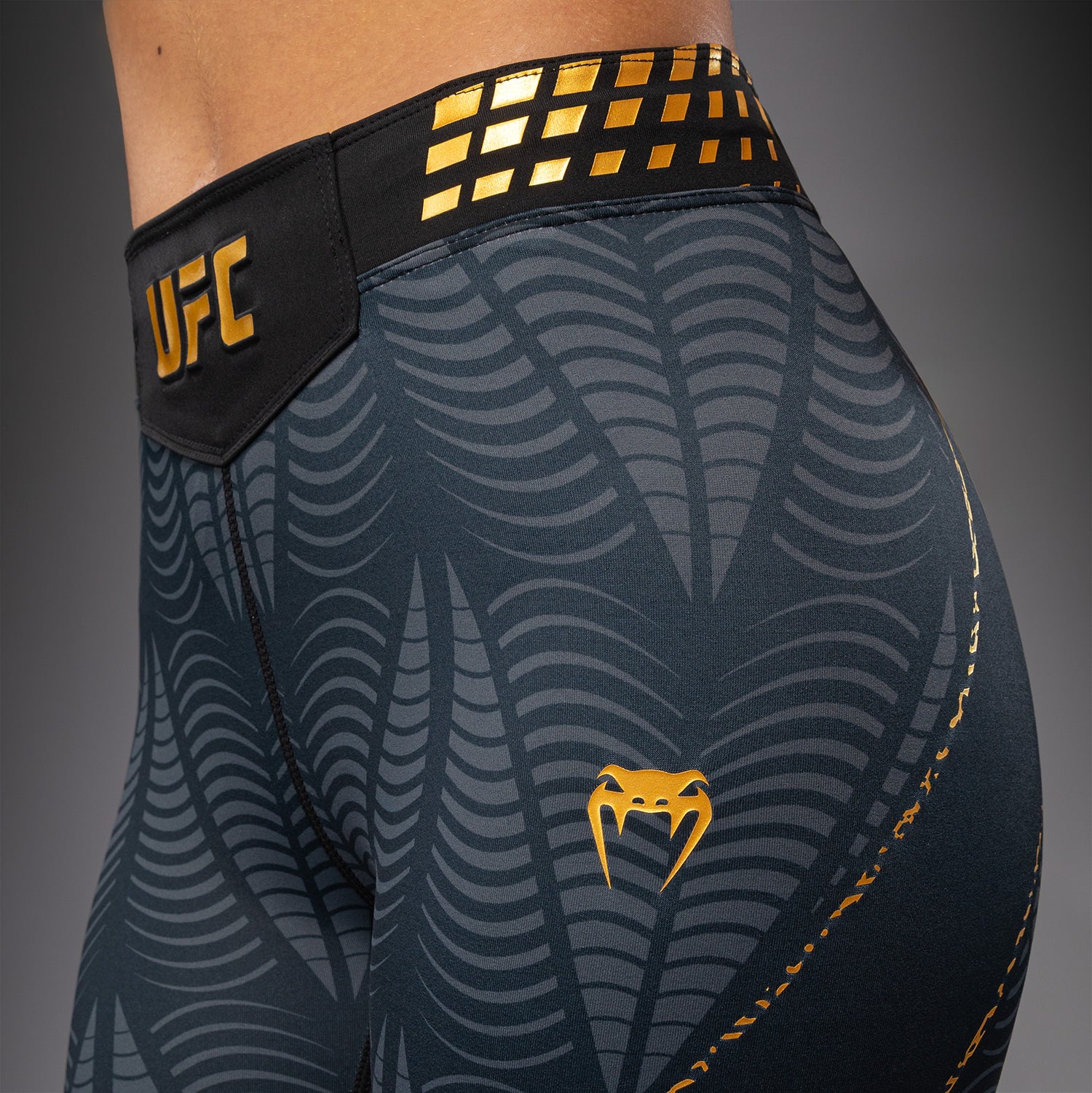 ufc-zenith-by-venum-authentic-fight-night-vale-tudo-shorts-damen-kurze-passform- image 6