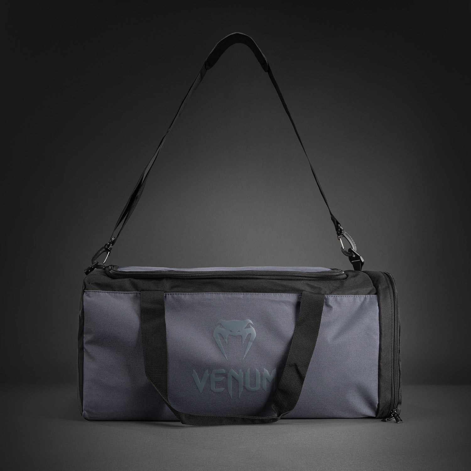 venum-essential-sporttasche-37-l-duffle-grau-schwarz image 1