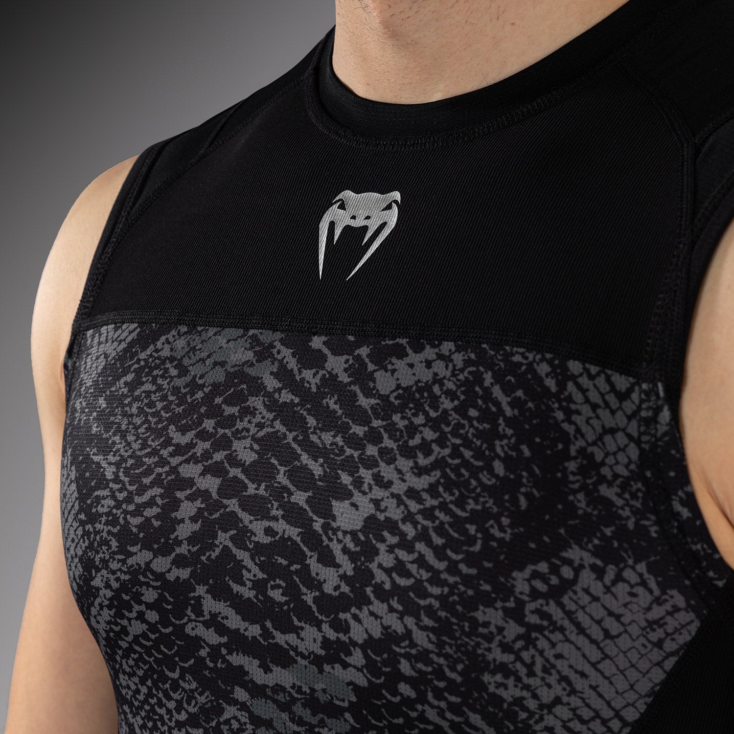 venum-g-fit-scales-rashguard-herren-rmellos-schwarz-anthrazitgrau image 5