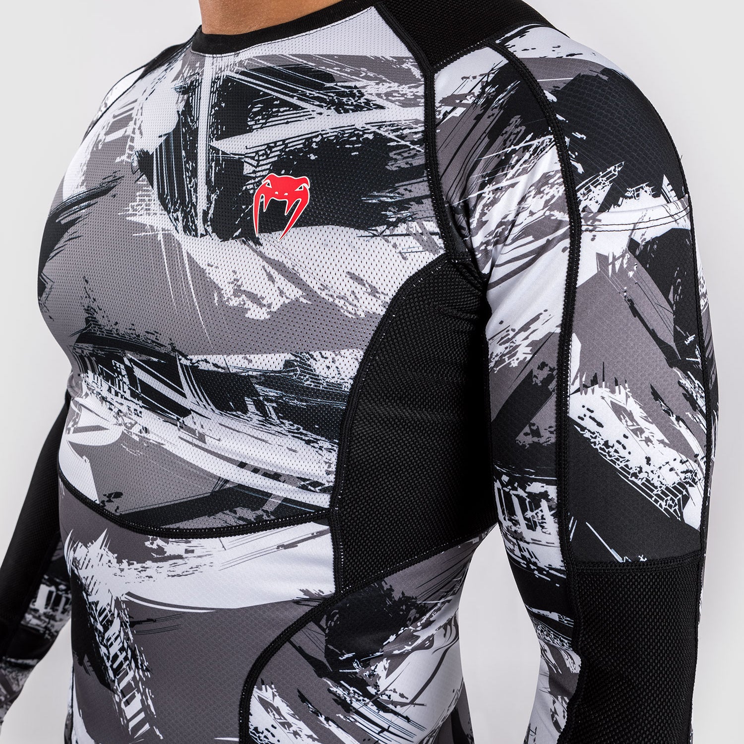 venum-electron-3-0-rashguard-langarm-herren-grau-rot image 6