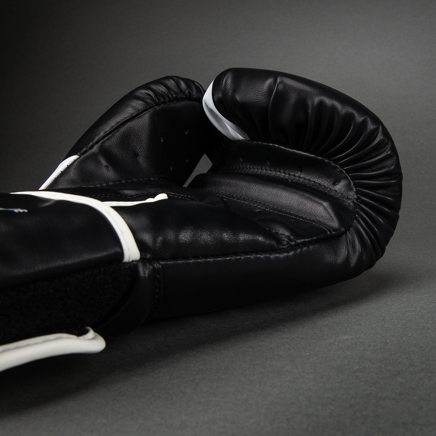 venum-challenger-2-5-boxhandschuhe-schwarz-wei image 3