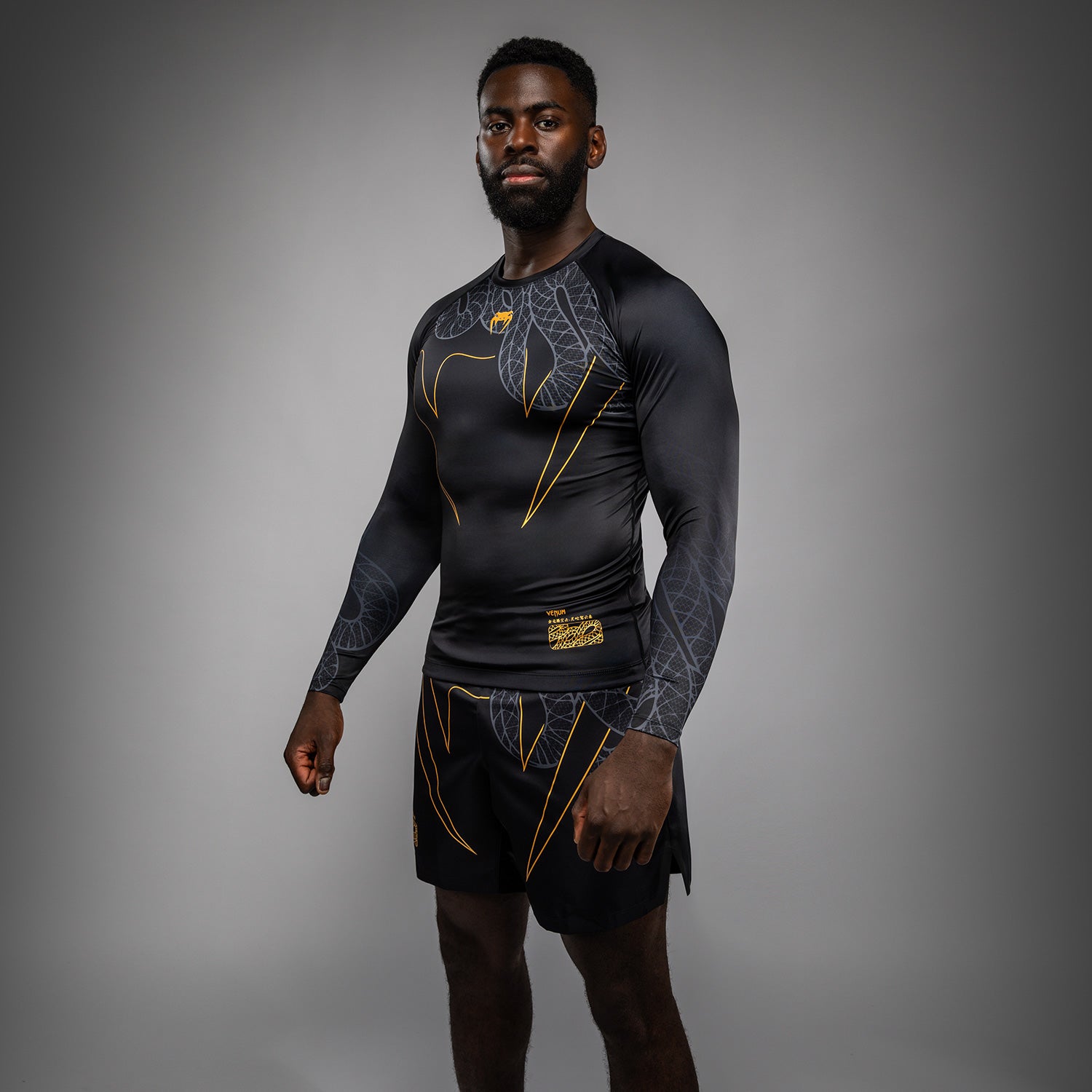 venum-serpenti-langarm-rashguard-schwarz-silber-gold-herren image 4