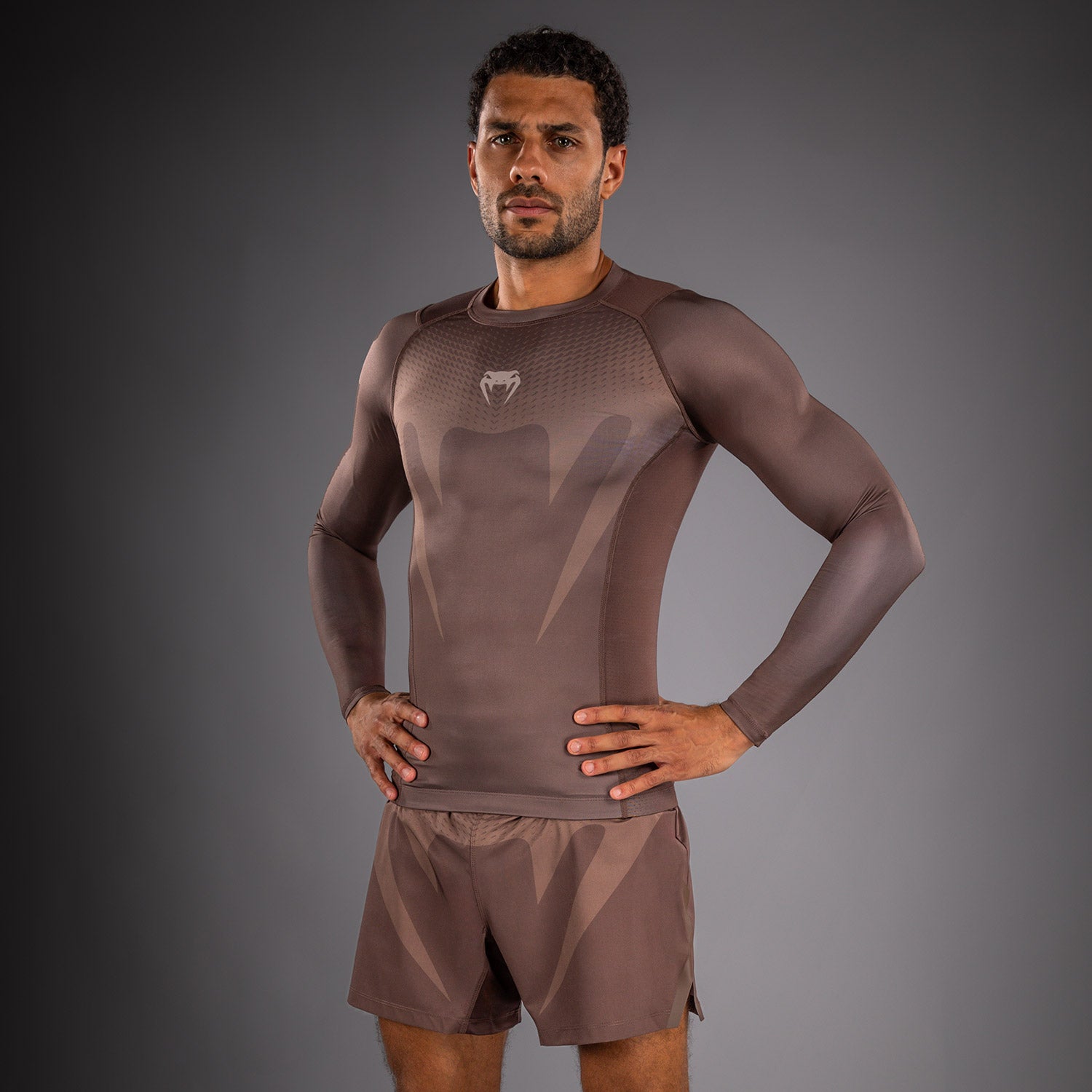 venum-no-gi-rashguard-langarm-herren-schokoladenbraun-ibjjf-approved image 2