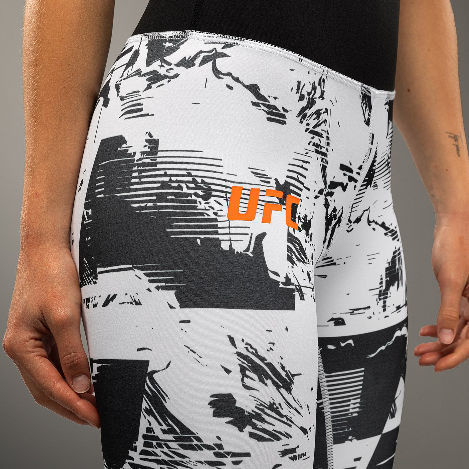 venum-ufc-zenith-by-venum-authentic-fight-week-damen-leggings-wei image 2