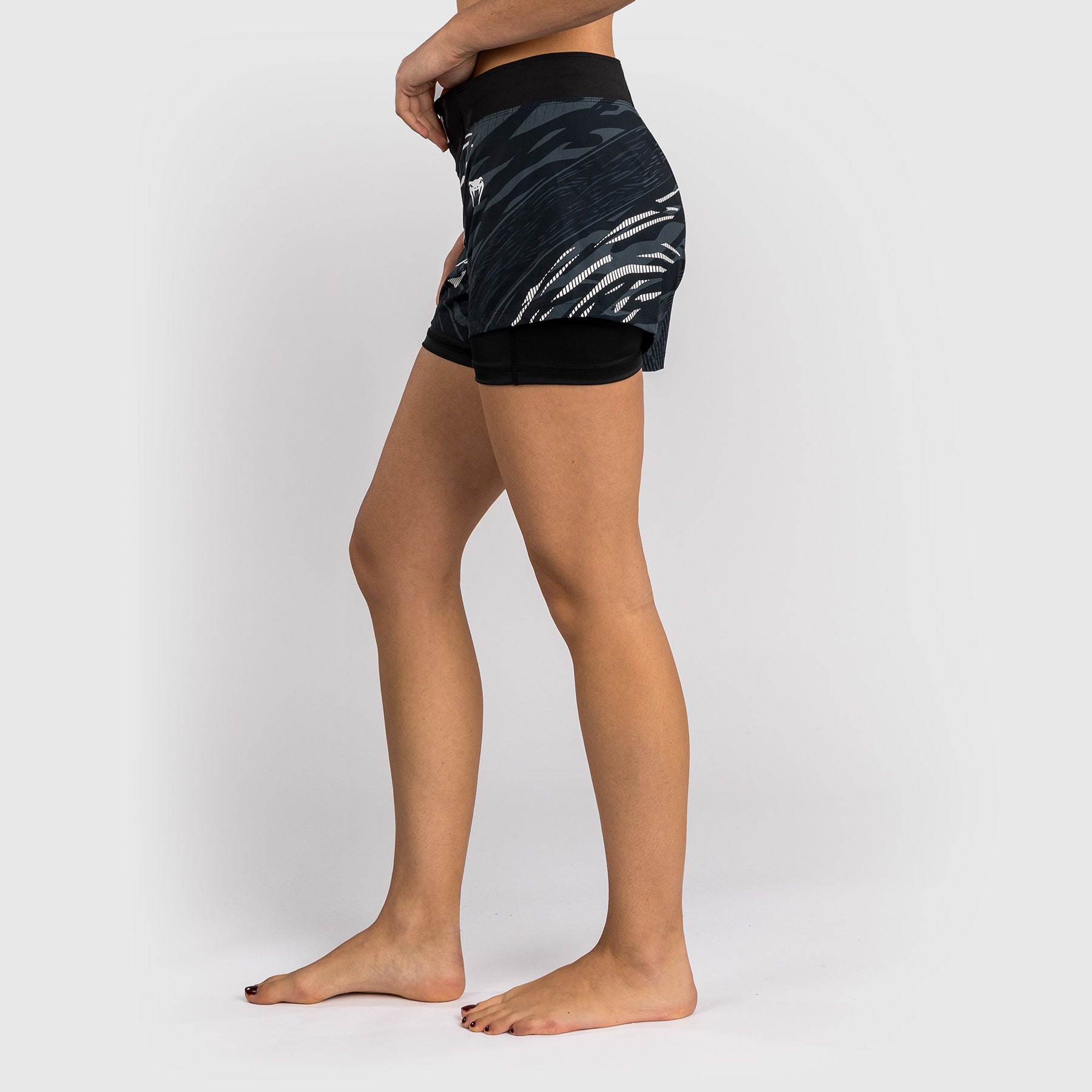 ufc-fusion-by-venum-authentic-fight-night-fight-short-damen-schwarz image 6