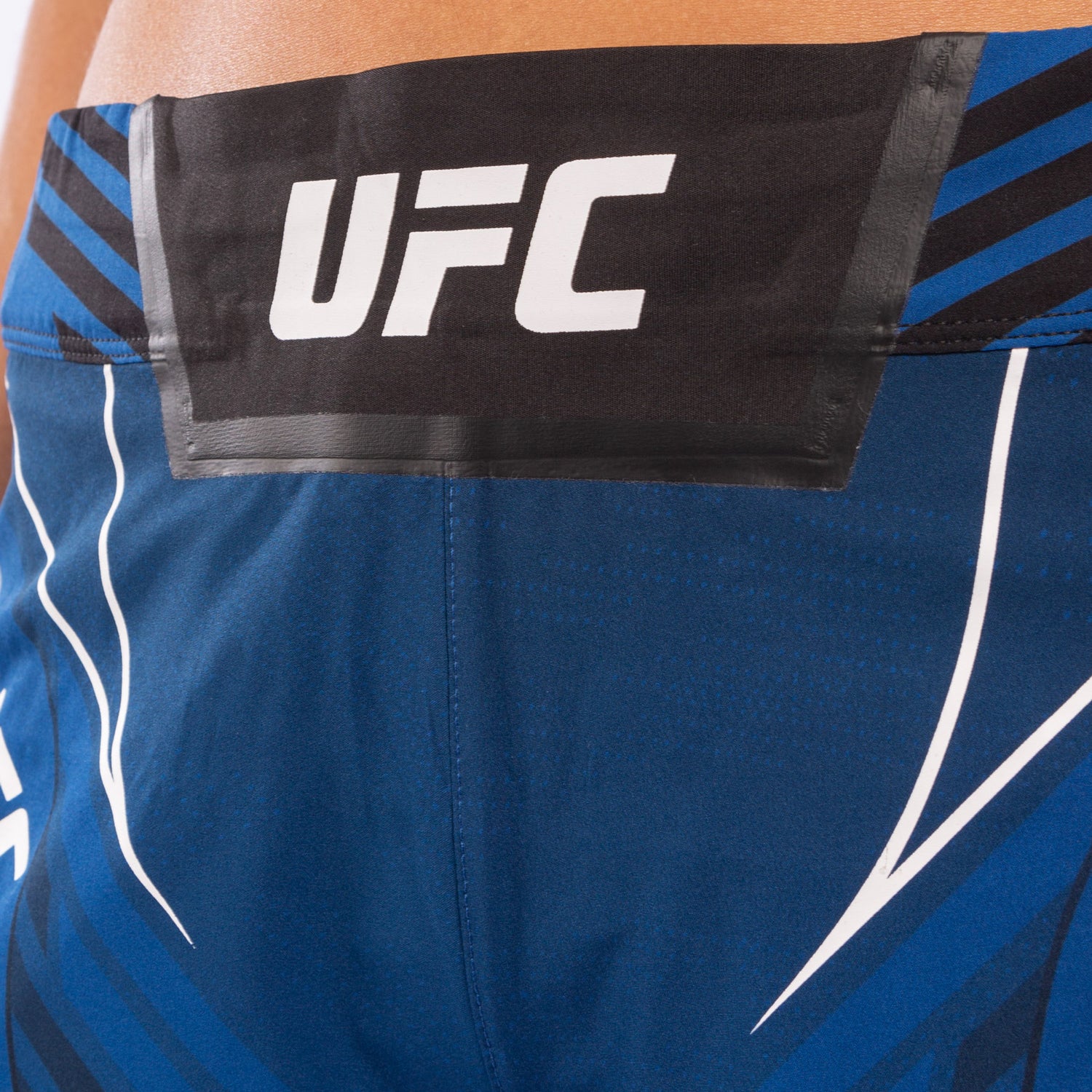 ufc-venum-authentic-fight-night-damen-shorts-short-fit-blau image 5