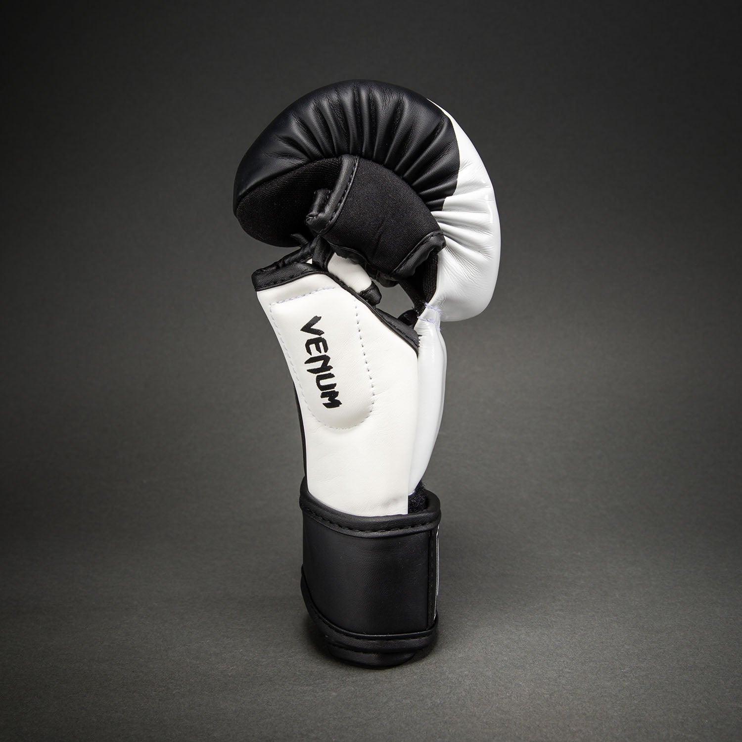 venum-attack-2-0-sparringhandschuhe-schwarz-wei-pu-leder image 3