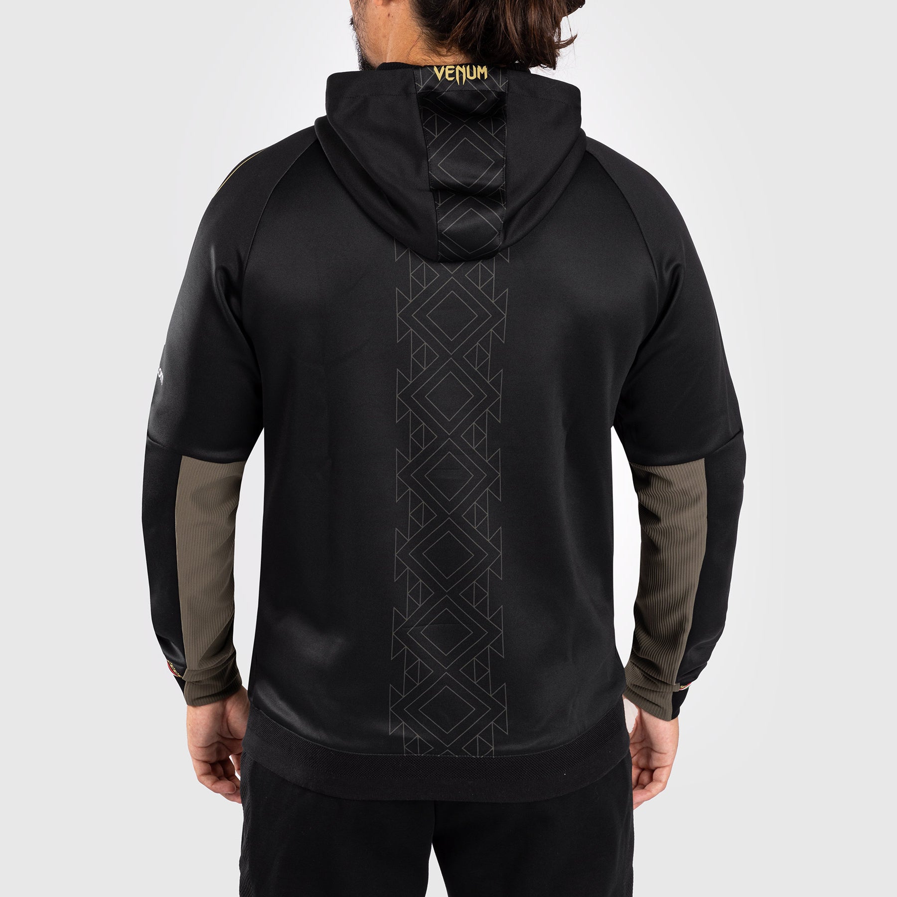 noche-ufc-by-venum-authentic-fight-night-herren-walkout-hoodie-schwarz image 2