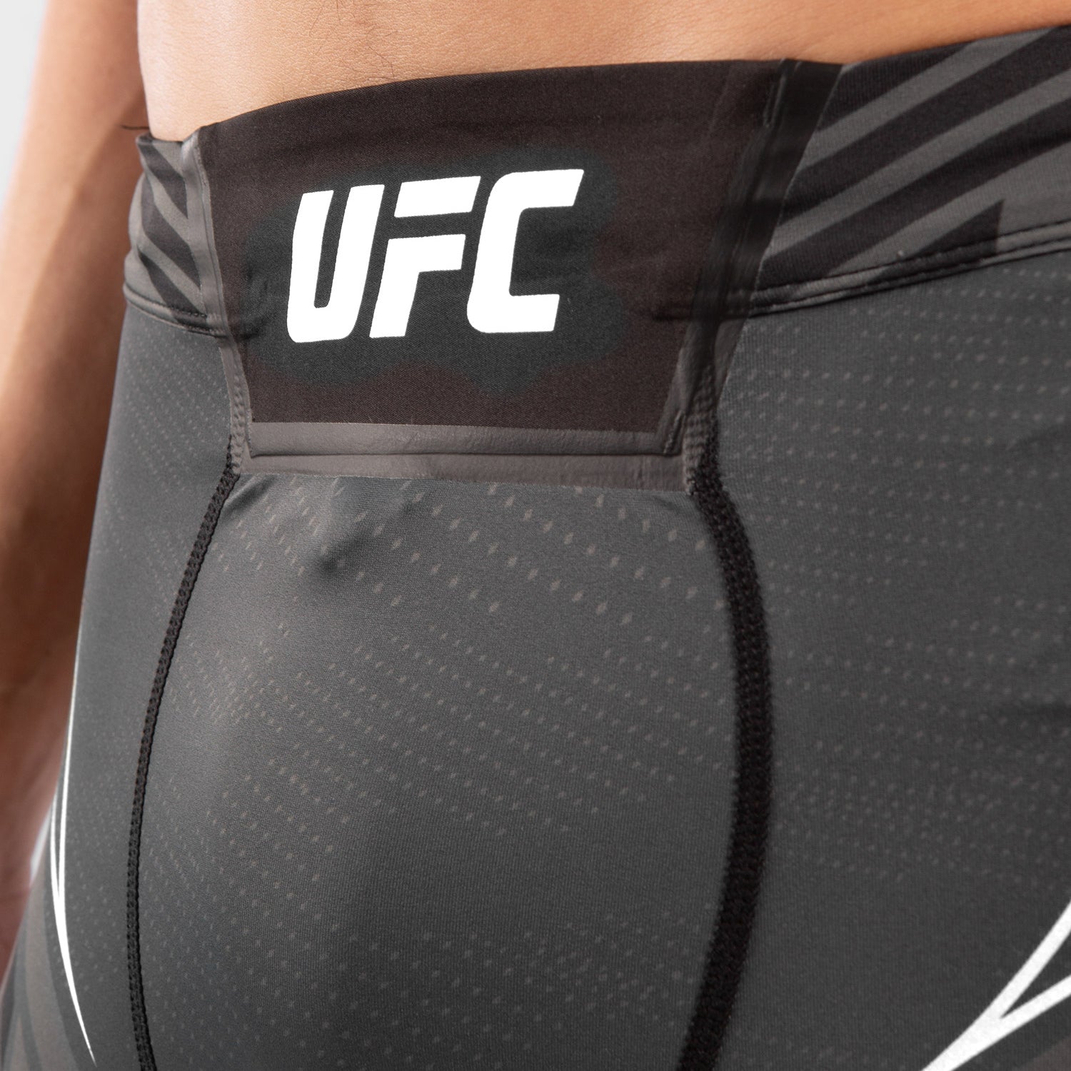 venum-ufc-authentic-fight-night-kompressionsshorts-herren-schwarz image 5