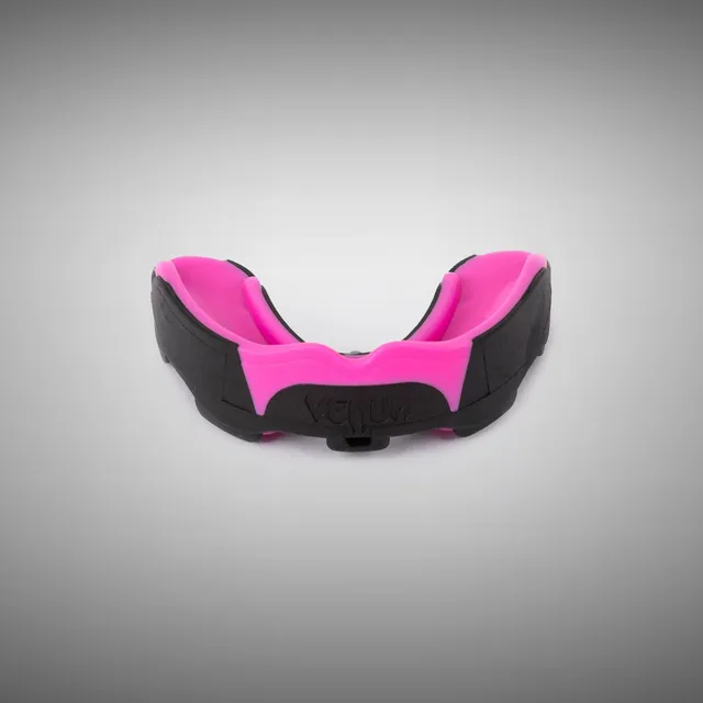 venum-predator-mundschutz-schwarz-rosa-mit-ohne-riemen image 1