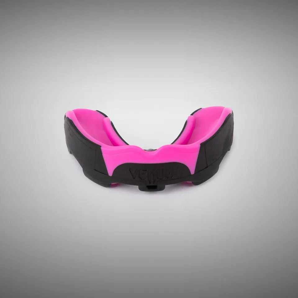 venum-predator-mundschutz-schwarz-rosa-mit-ohne-riemen image 1