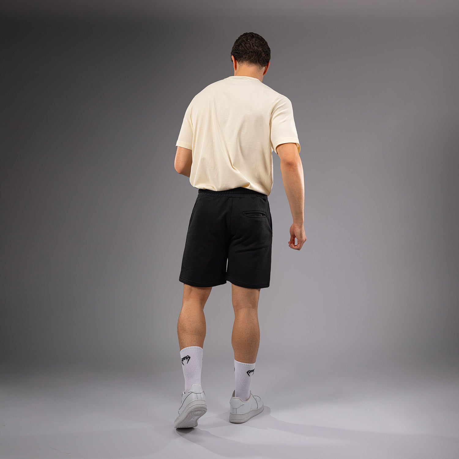 venum-classic-shorts-herren-schwarz image 5