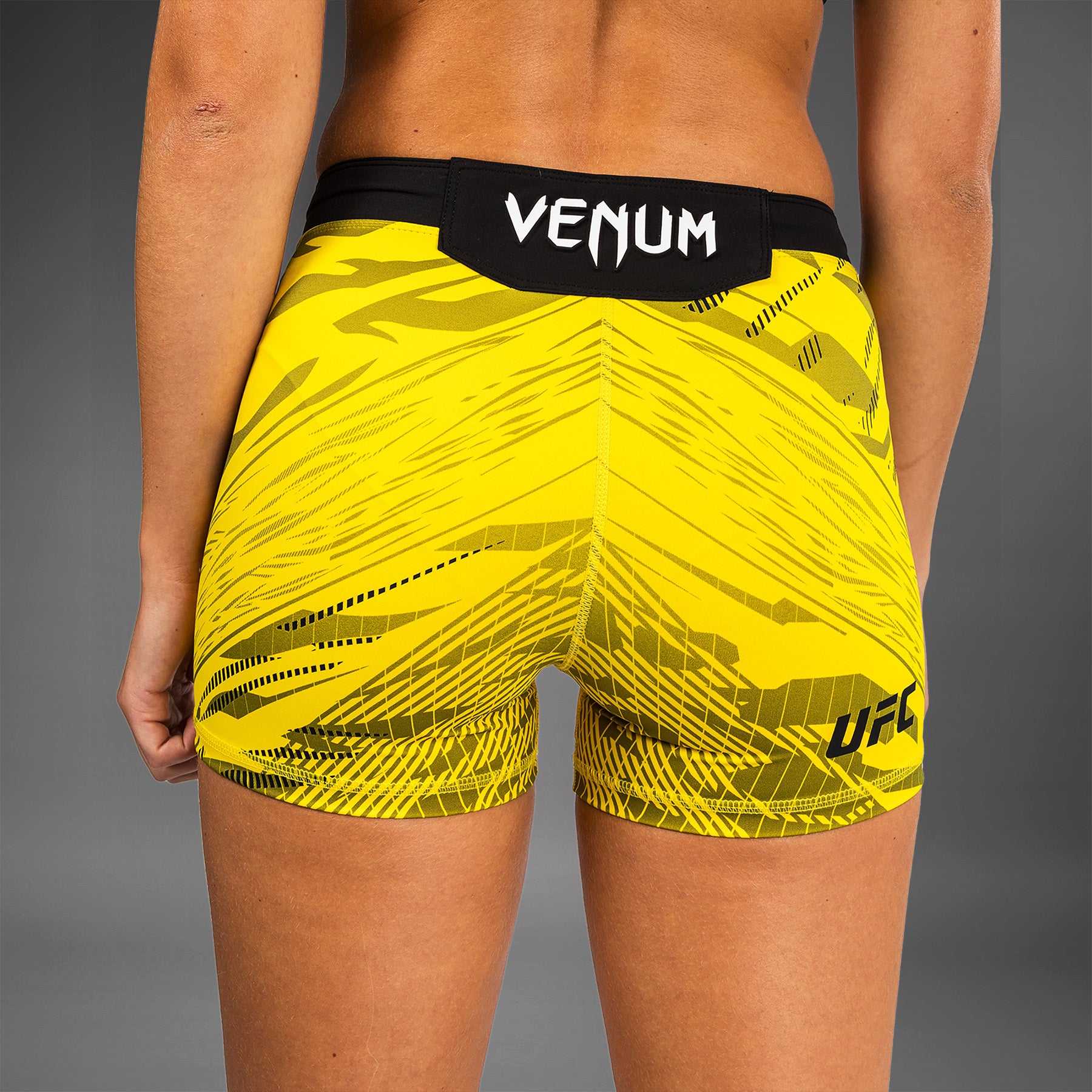 ufc-fusion-by-venum-authentic-fight-night-vale-tudo-short-damen-short-fit-gelb image 7