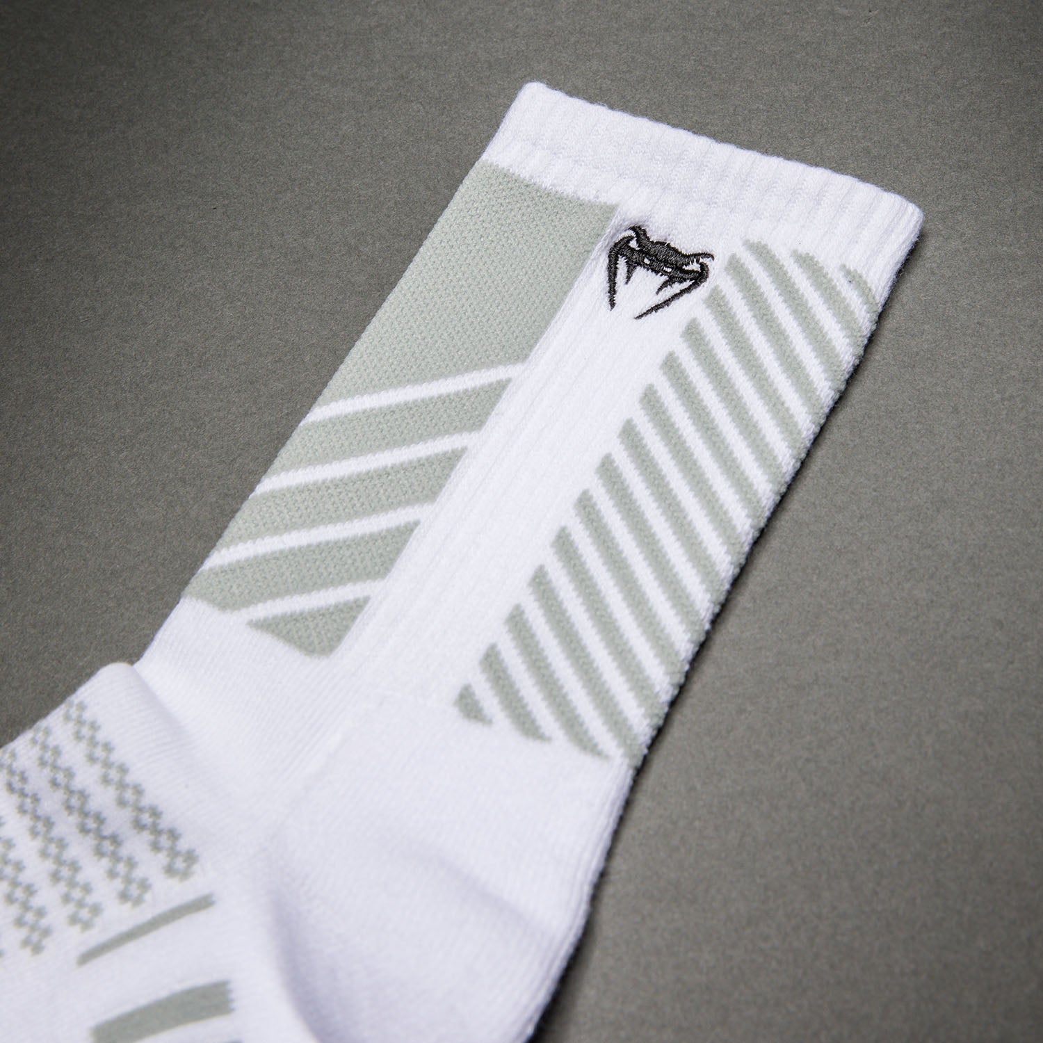 venum-vector-crew-socken-wei-grau image 4