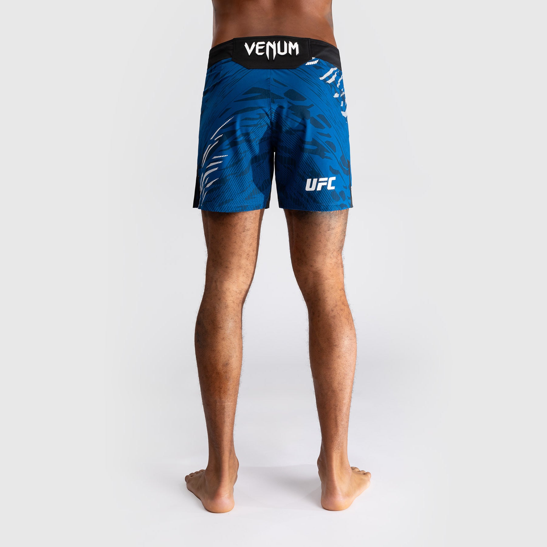 ufc-fusion-by-venum-authentic-fight-night-fight-short-short-fit-blau image 3