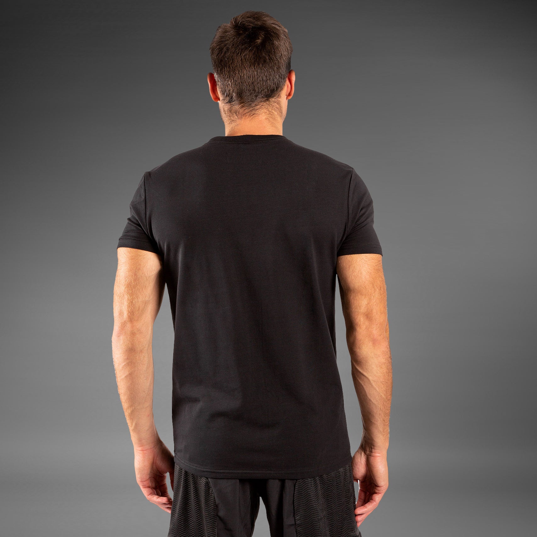 venum-classic-t-shirt-schwarz image 2