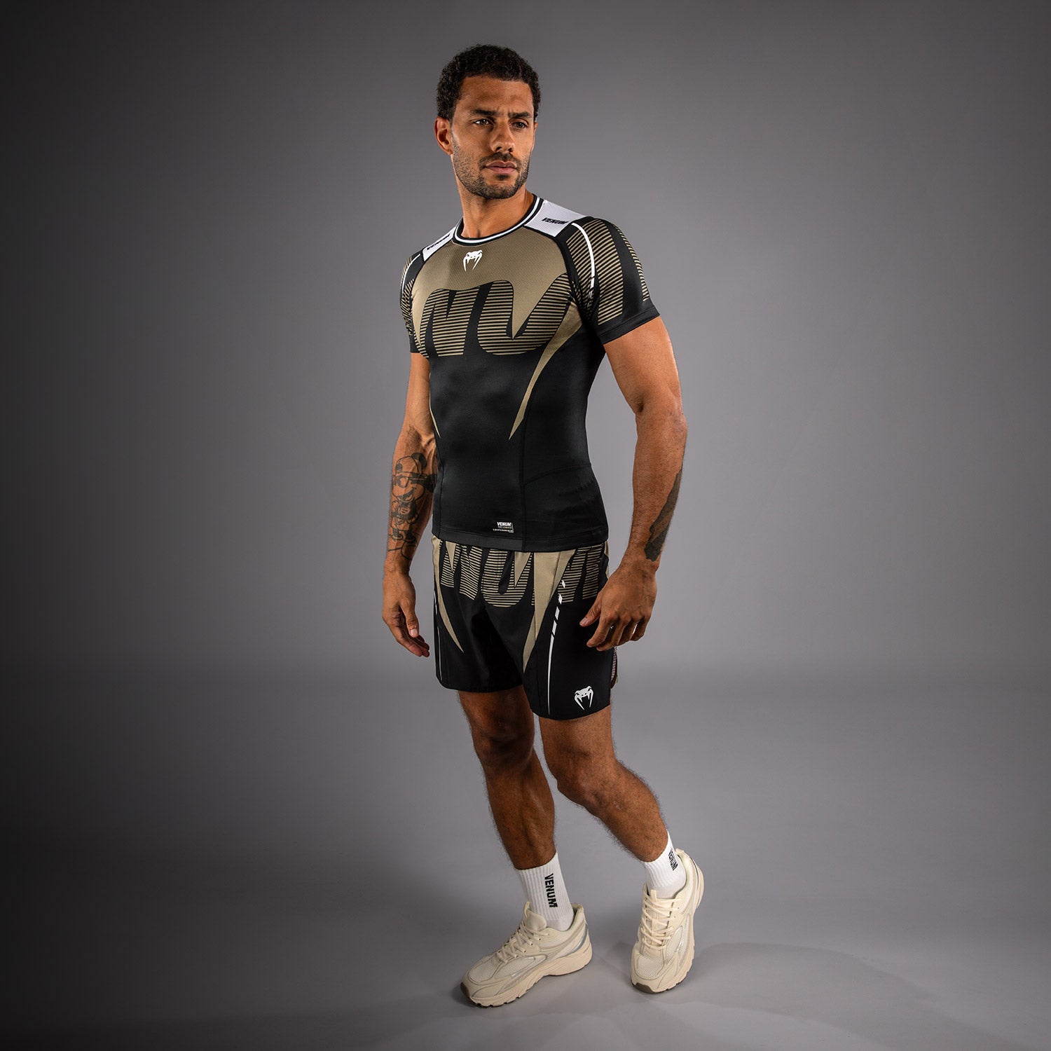 venum-adrenaline-kurzarm-rashguard-herren-schwarz-sand image 6