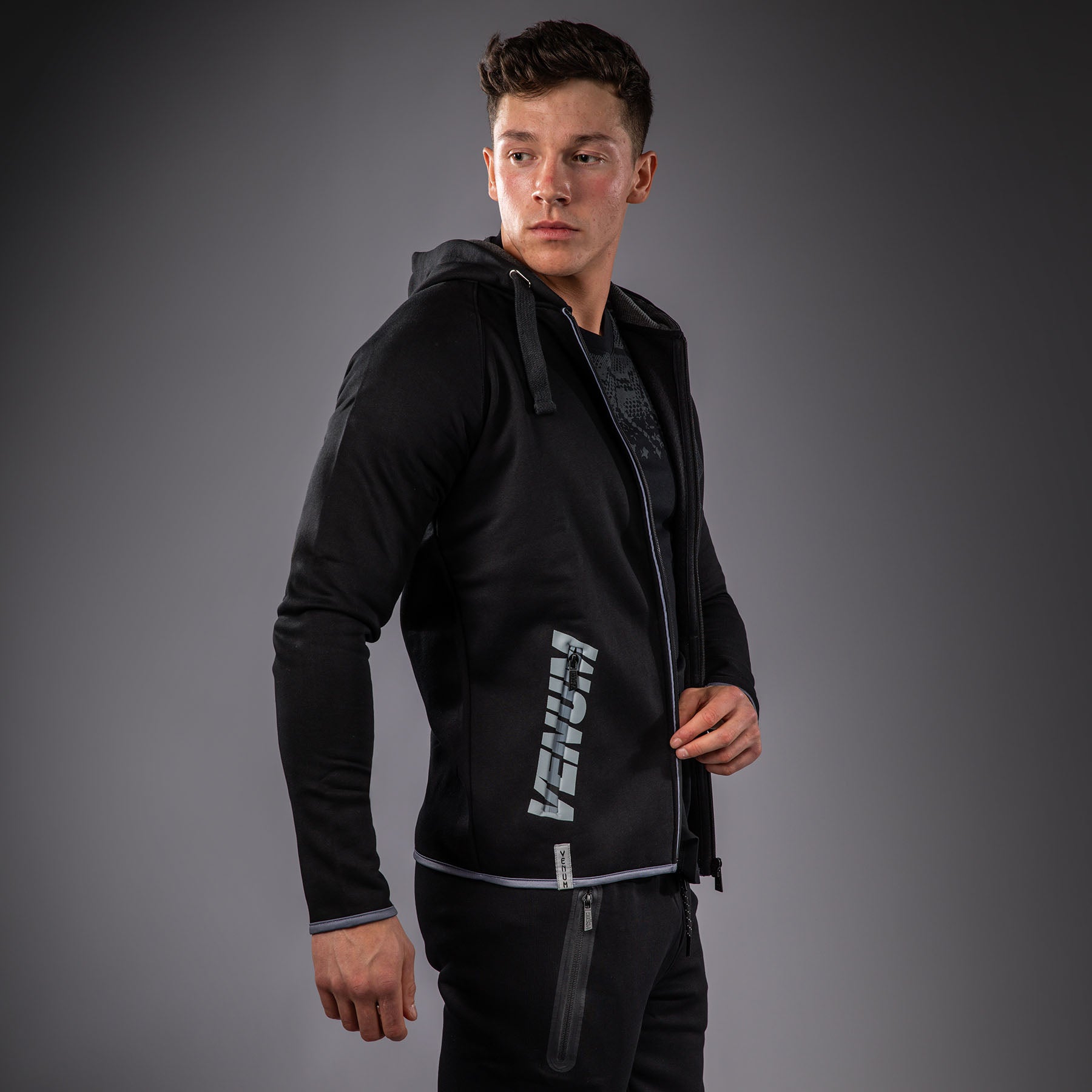 venum-hoodie-mit-rei-verschluss-schwarz-grau image 3