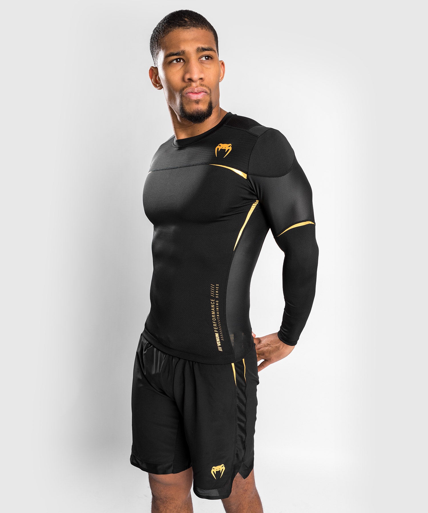 venum-tempest-2-0-kompressionsshirt-langarm-unisex-schwarz-gold image 2