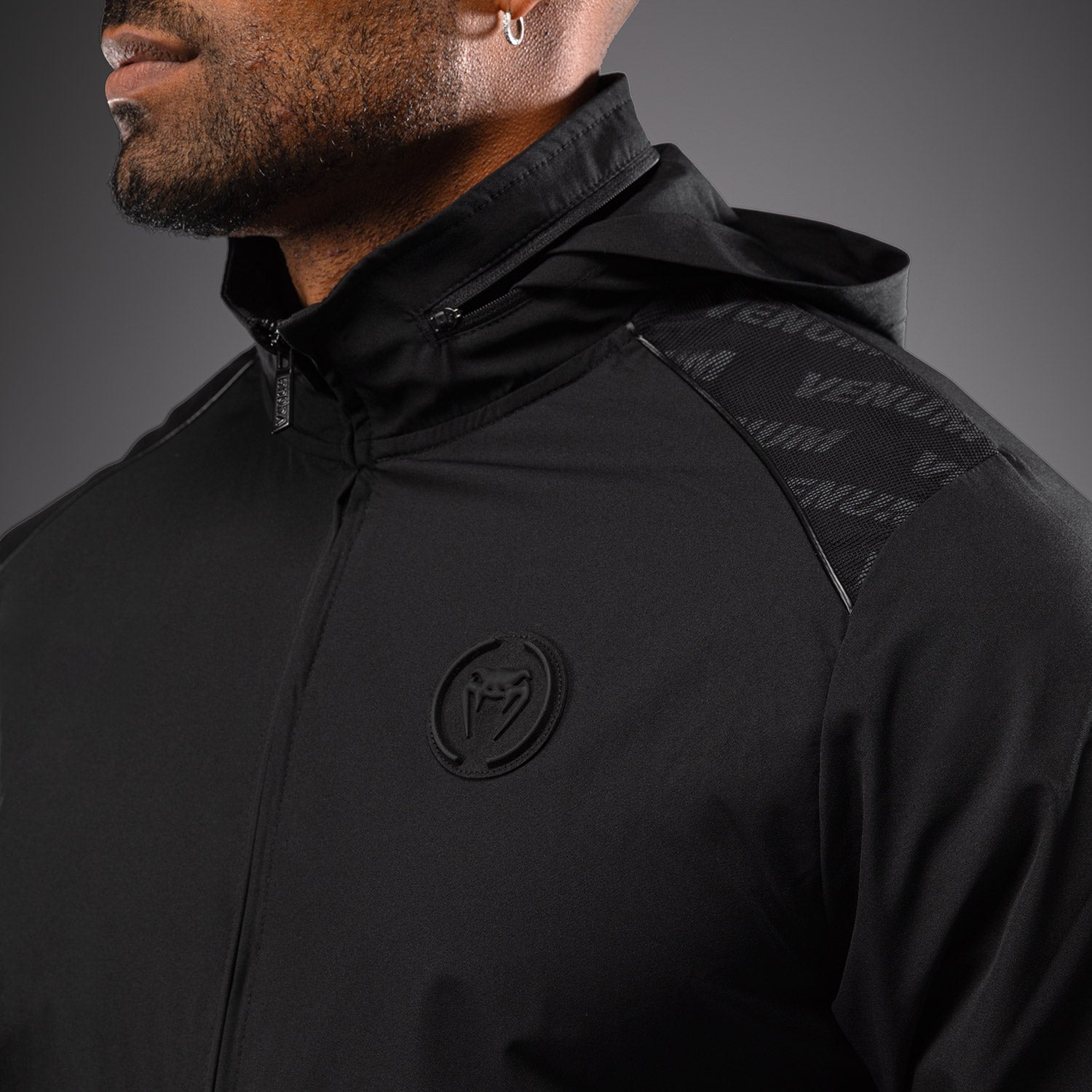 venum-aero-trainingsjacke-herren-schwarz-track-jacket image 6
