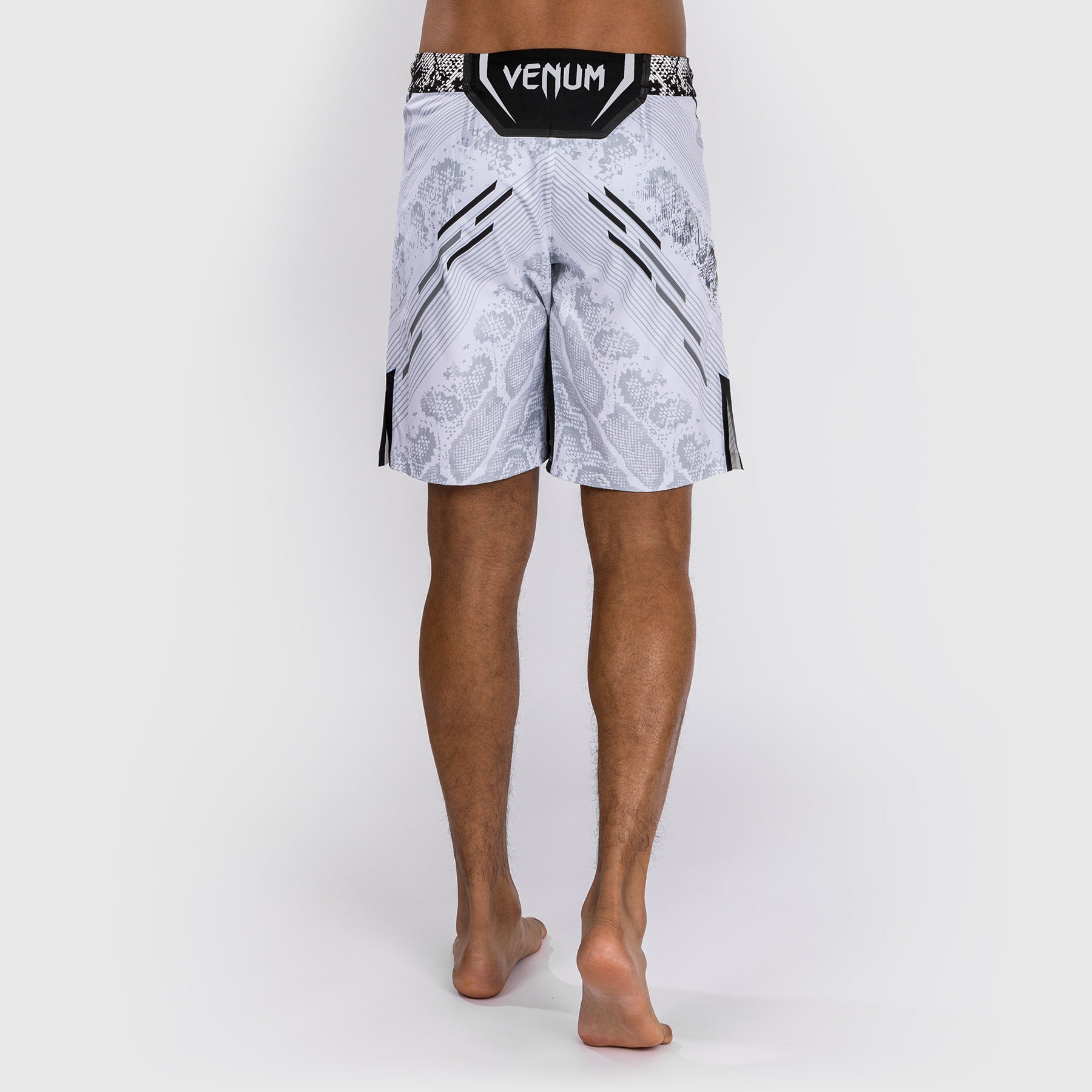venum-ufc-adrenaline-authentic-fight-night-kampfshorts-herren-lange-passform-wei image 2