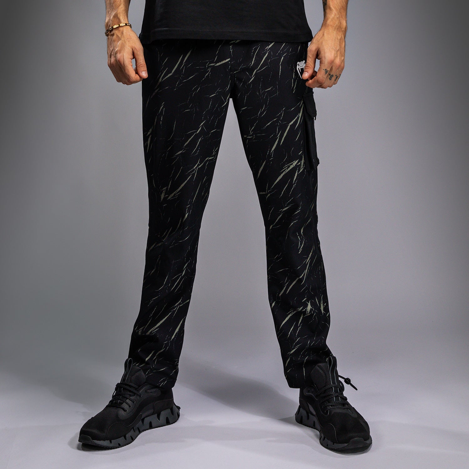 venum-trooper-herren-trainingshose-schwarz-sandstein image 1