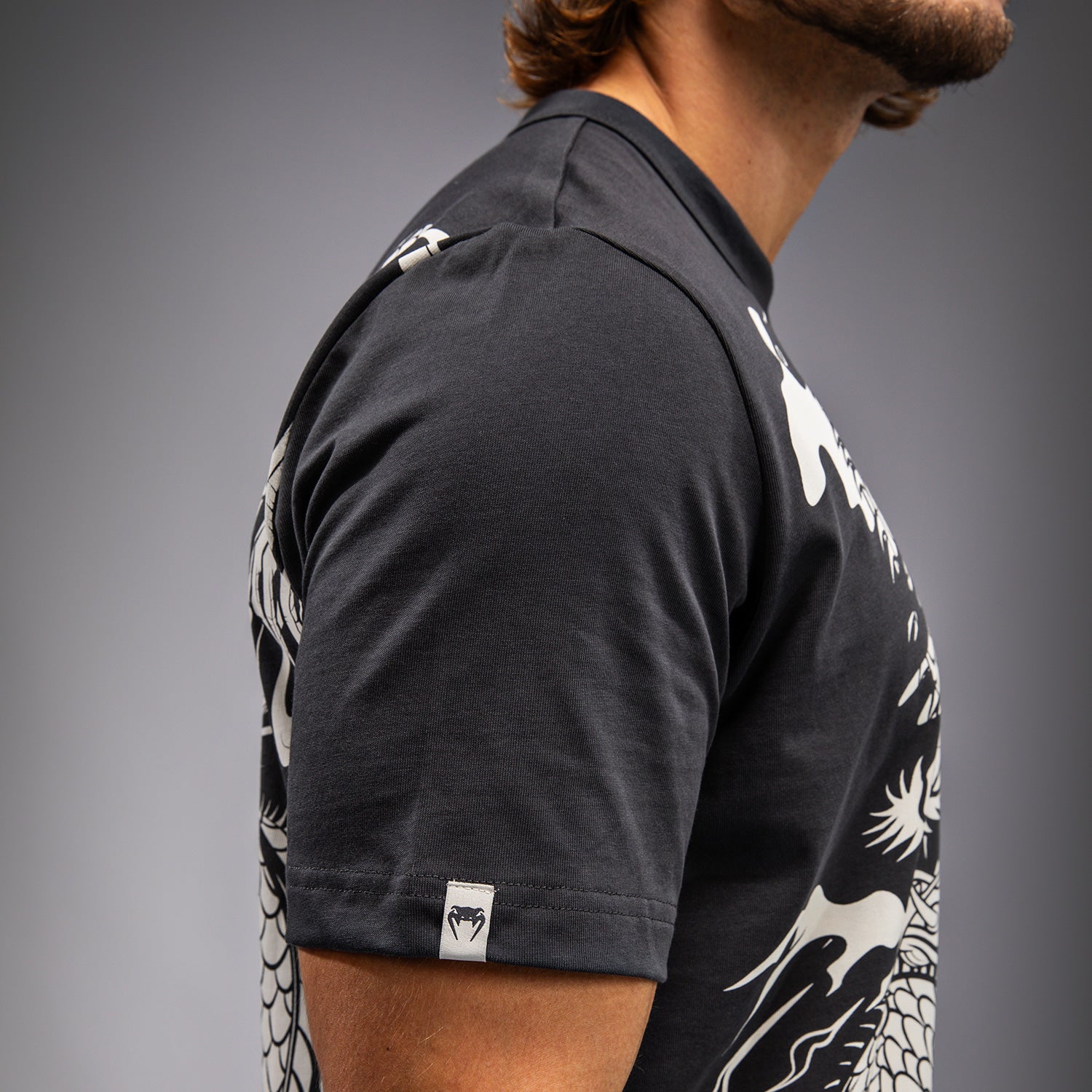 venum-dragon-s-flight-herren-t-shirt-anthrazitgrau-cremewei image 5