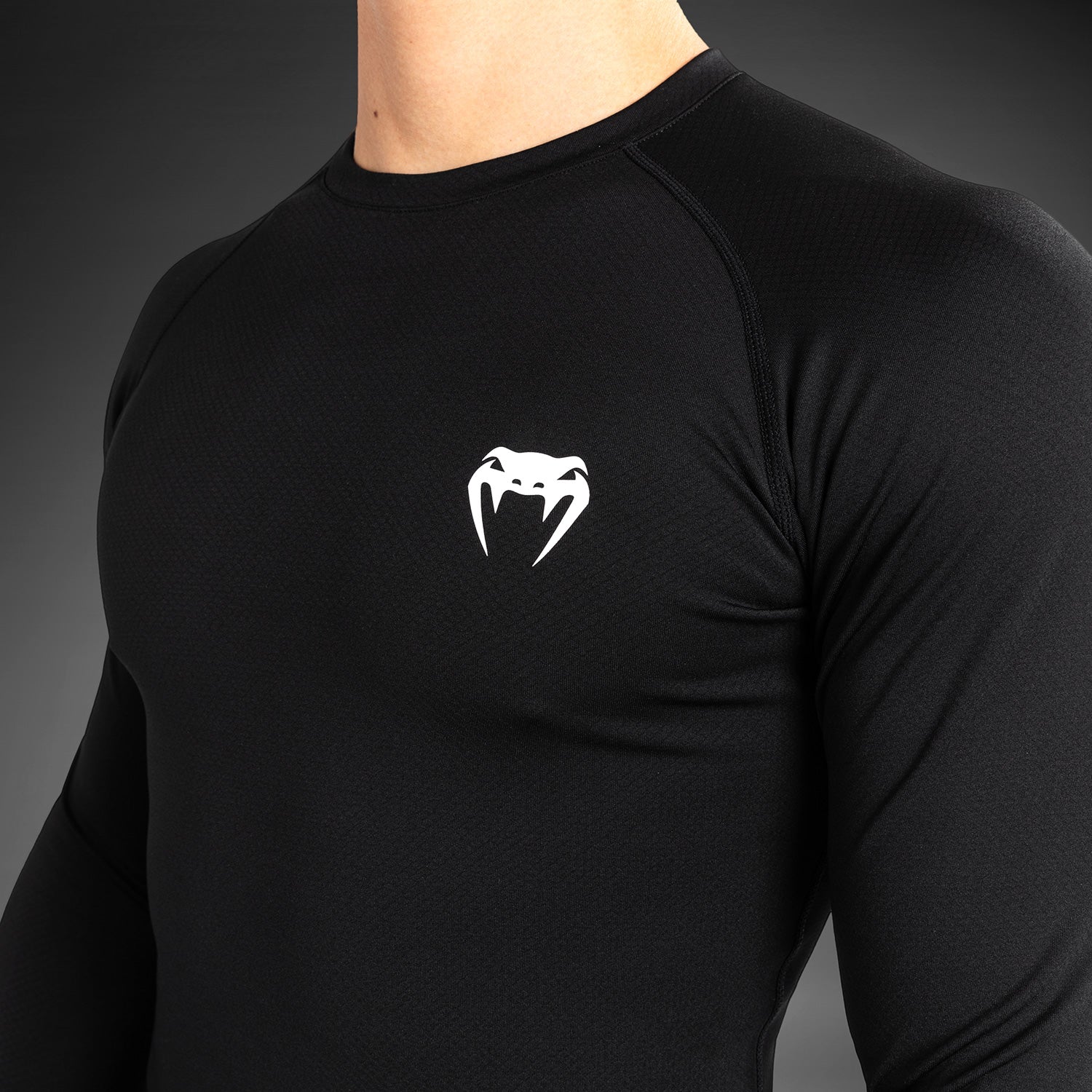 venum-contender-rashguard-langarm-herren-schwarz-wei image 6