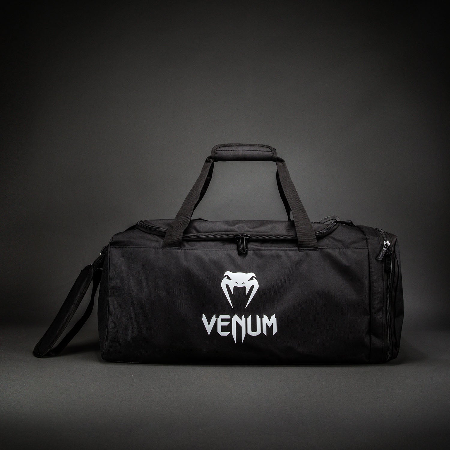 venum-essential-sporttasche-37l-schwarz image 1