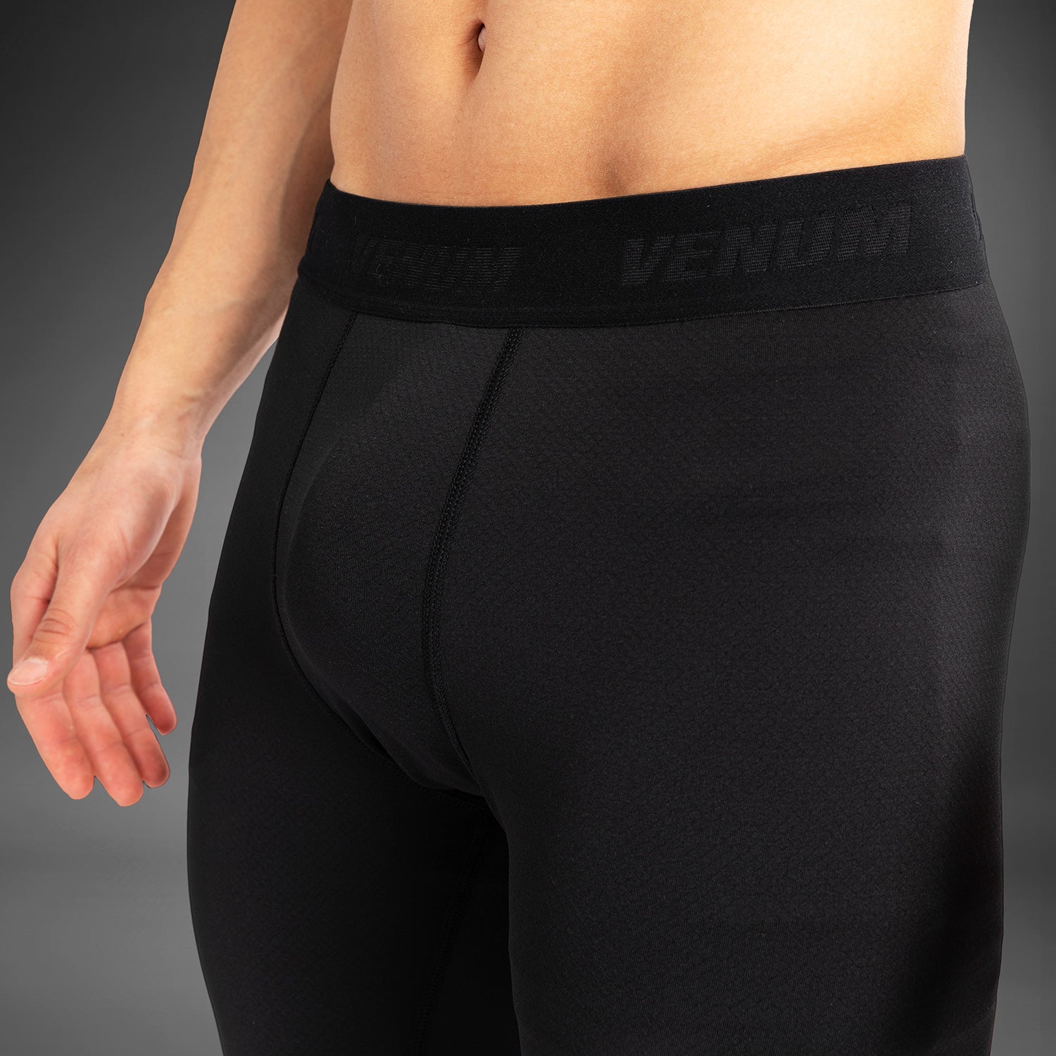 venum-contender-spats-herren-kompressionshose-schwarz-wei image 5