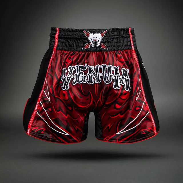 venum-wolf-atak-muay-thai-shorts-schwarz-rot image 1