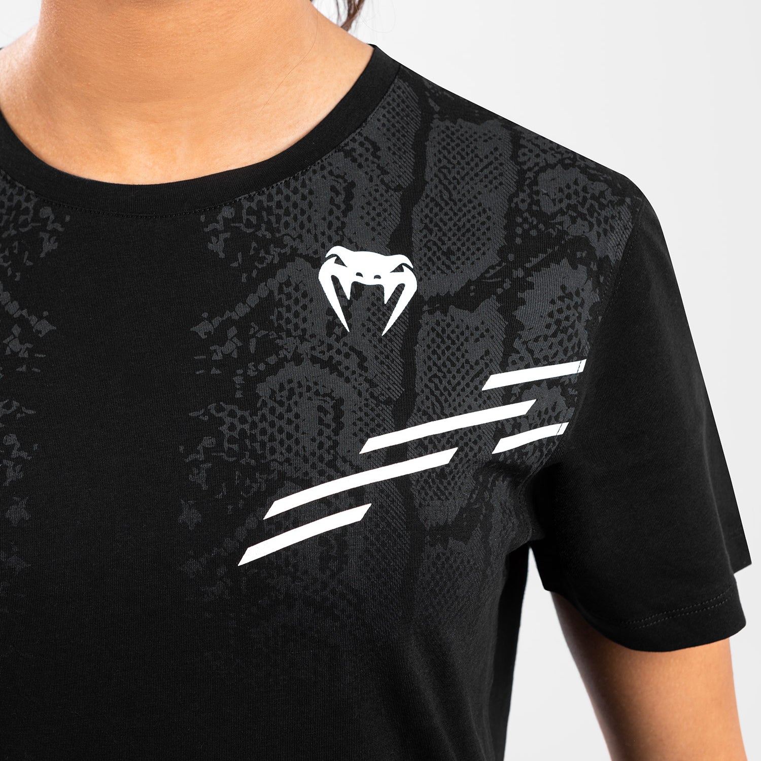 venum-ufc-adrenaline-replica-damen-t-shirt-kurzarm-schwarz image 5
