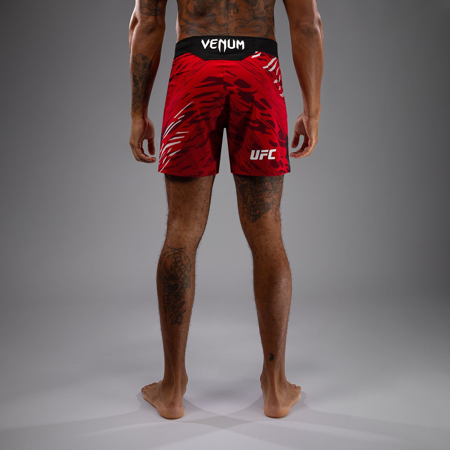 venum-ufc-fusion-authentic-fight-night-fight-short-herren-short-fit-rot image 2