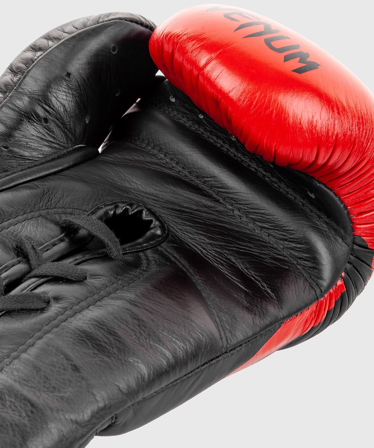 venum-hammer-profi-boxhandschuhe-mit-schn-rung-schwarz-rot image 4