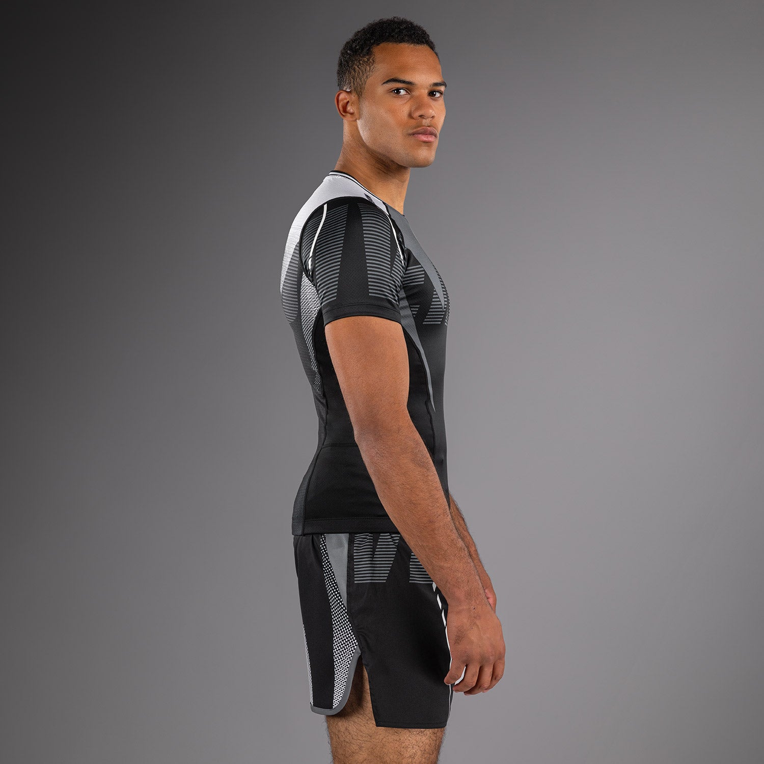 venum-adrenaline-kurzarm-rashguard-schwarz-silbergrau-herren image 2