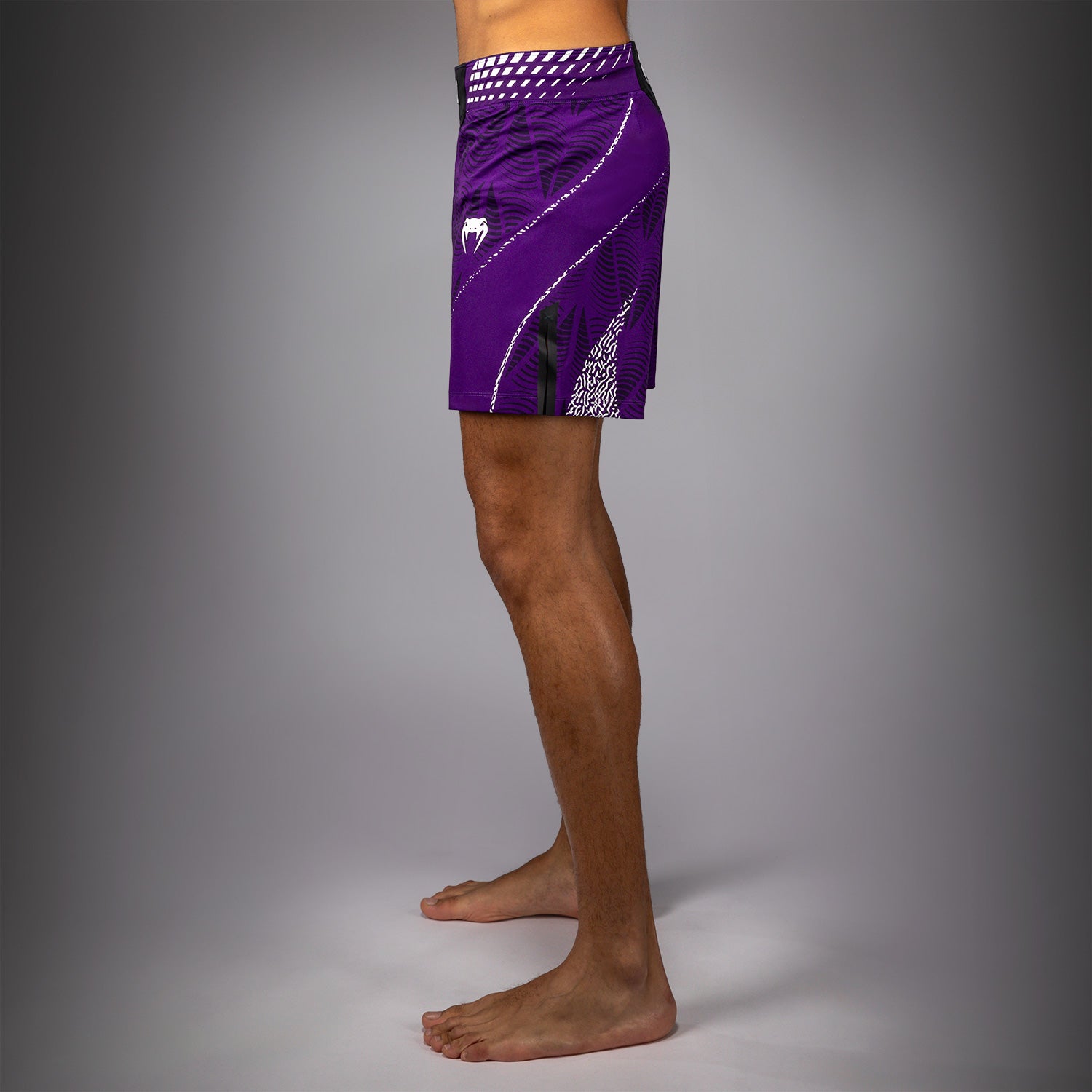 ufc-zenith-by-venum-authentic-fight-night-fight-short-herren-lila-personalisiert image 5