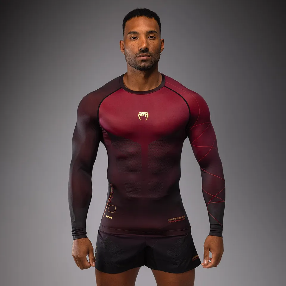 venum-tactical-xt-herren-langarm-rashguard-schwarz-burgund-gold image 1