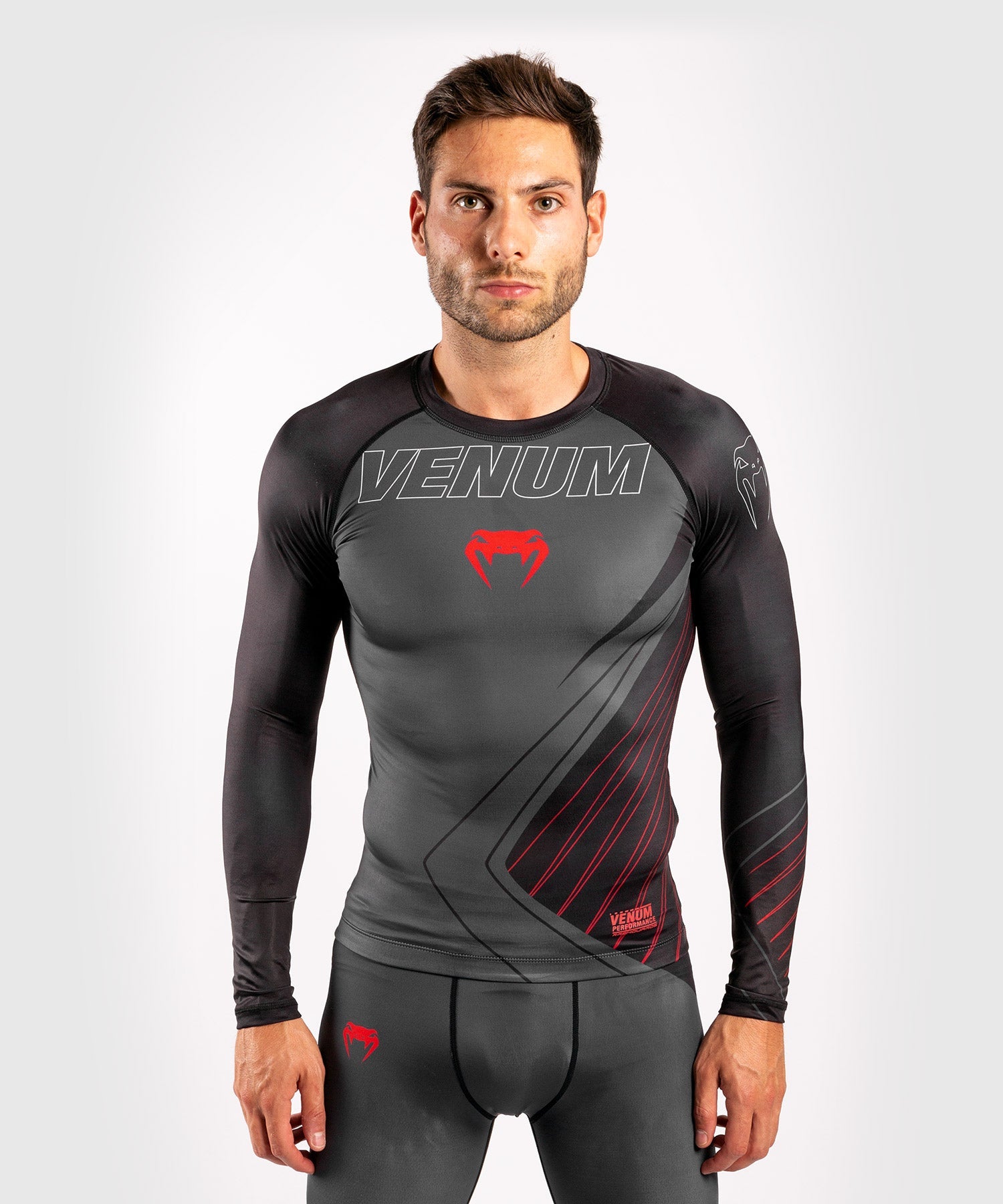 venum-contender-5-0-rashguard-langarm-schwarz-rot image 1