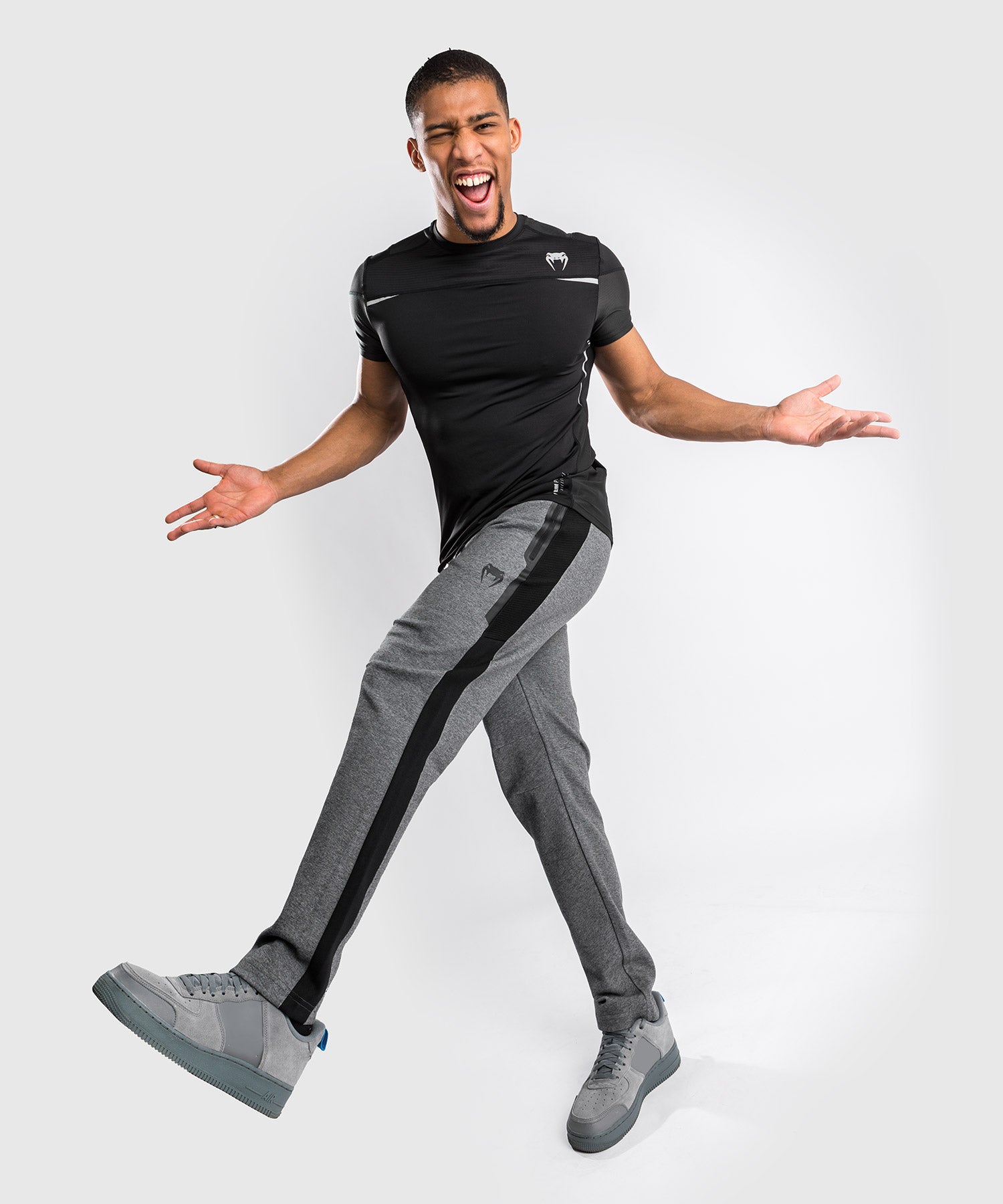 venum-tempest-2-0-dry-tech-t-shirt-schwarz-grau-2 image 3