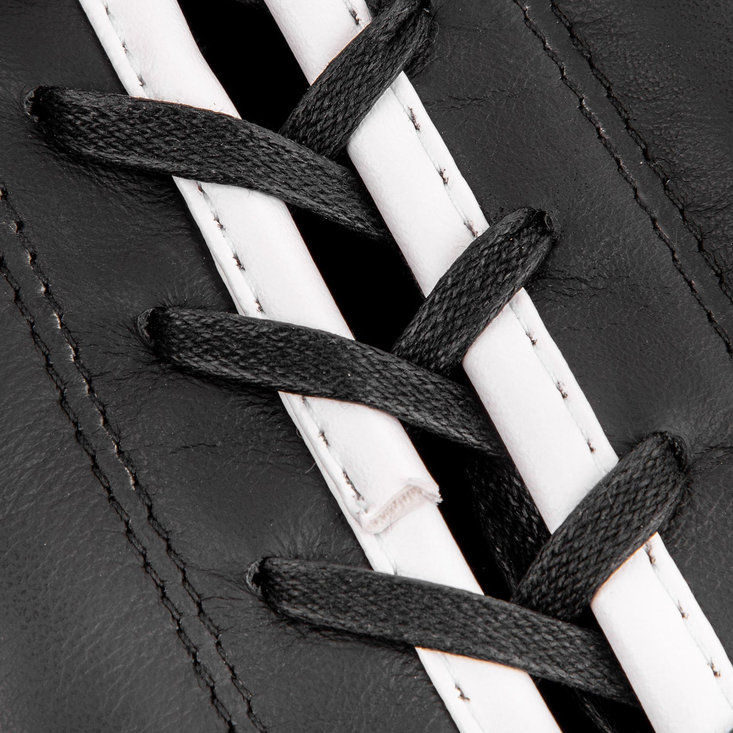 venum-giant-2-0-professionelle-boxhandschuhe-mit-schn-rung-schwarz-wei image 6