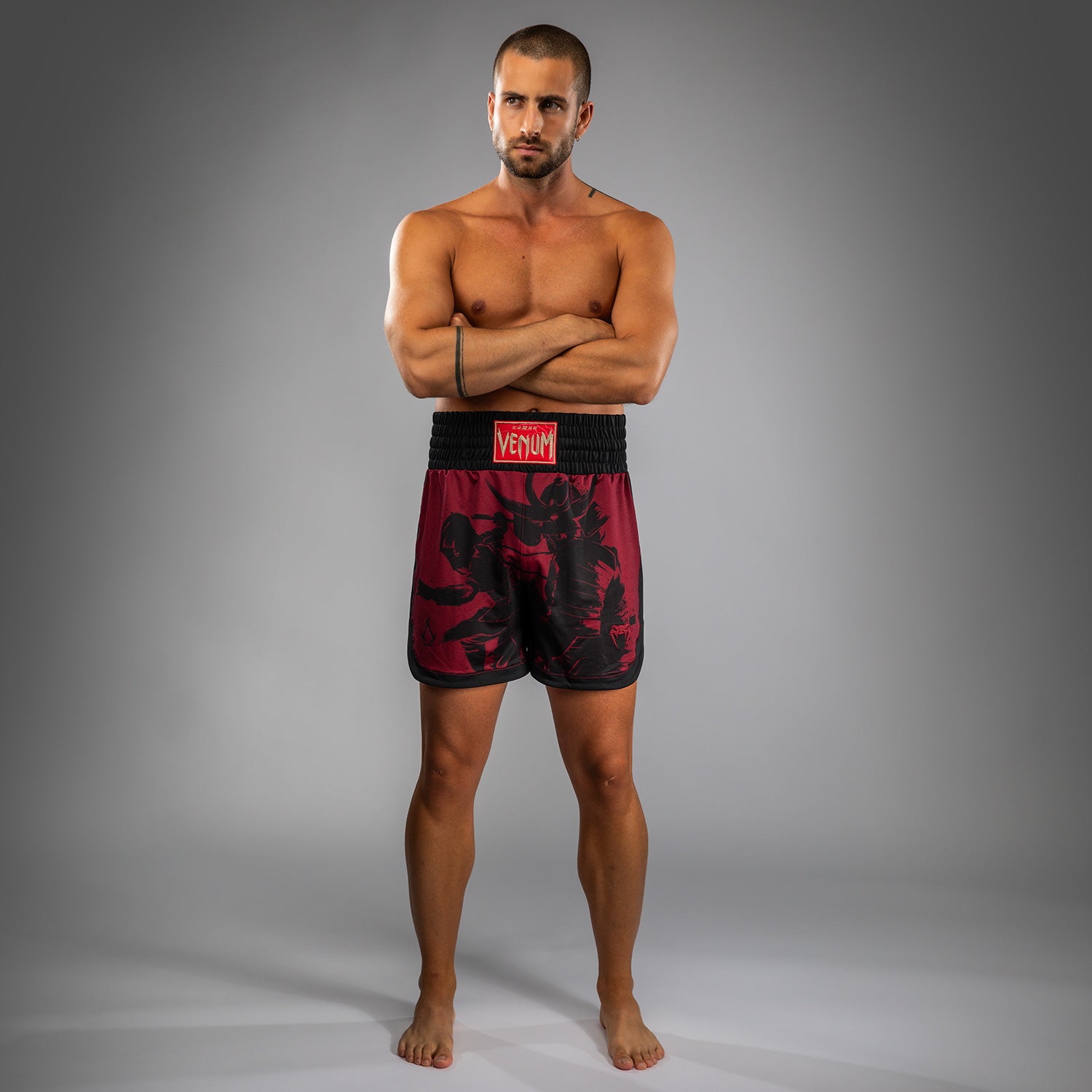 venum-x-assassin-s-creed-shadows-herren-boxershorts-burgunder-schwarz image 5